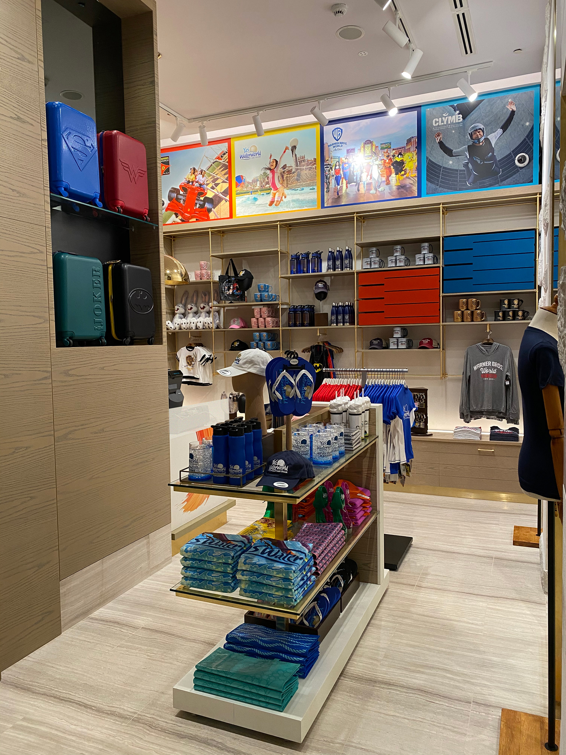 Hilton Abu Dhabi Yas Island - Souvenir Shop