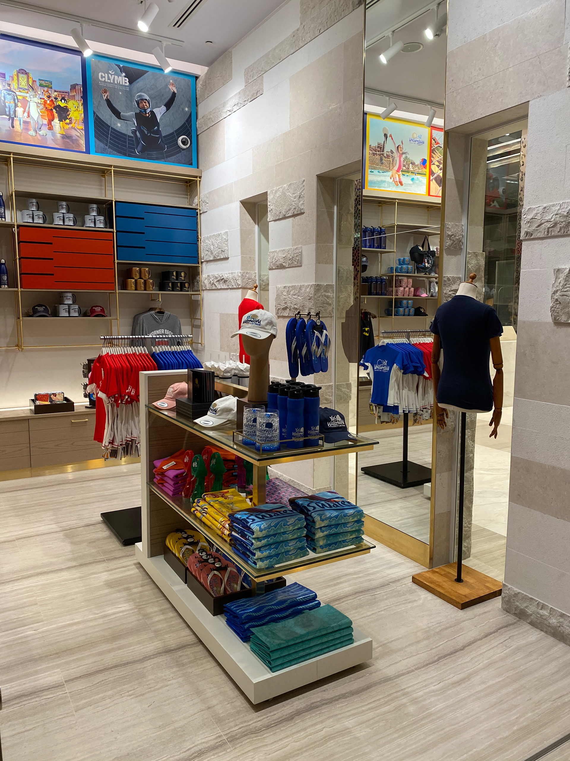 Hilton Abu Dhabi Yas Island - Souvenir Shop