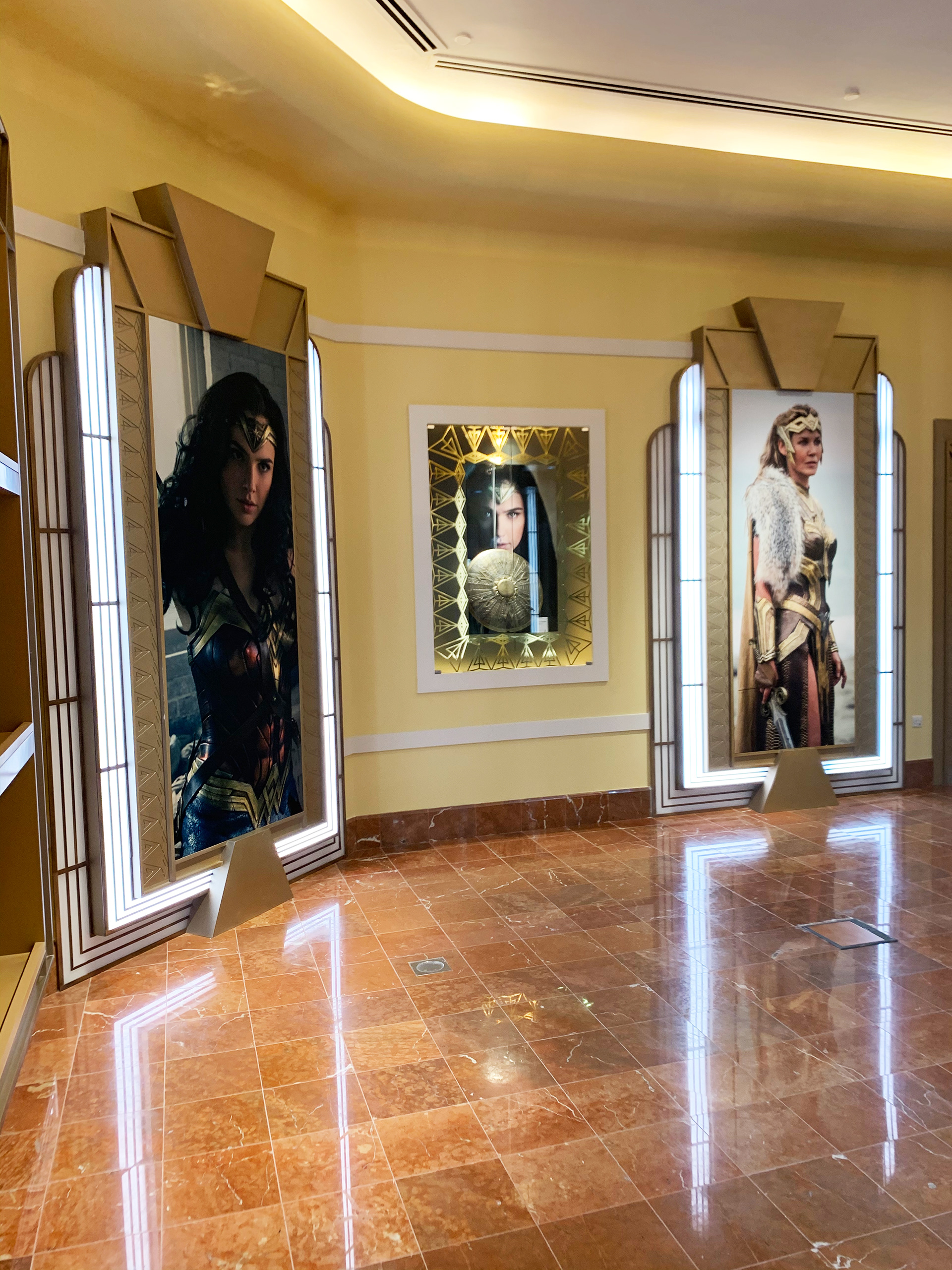 Treasures of Hollywood Present Wonder Woman - Exhibition