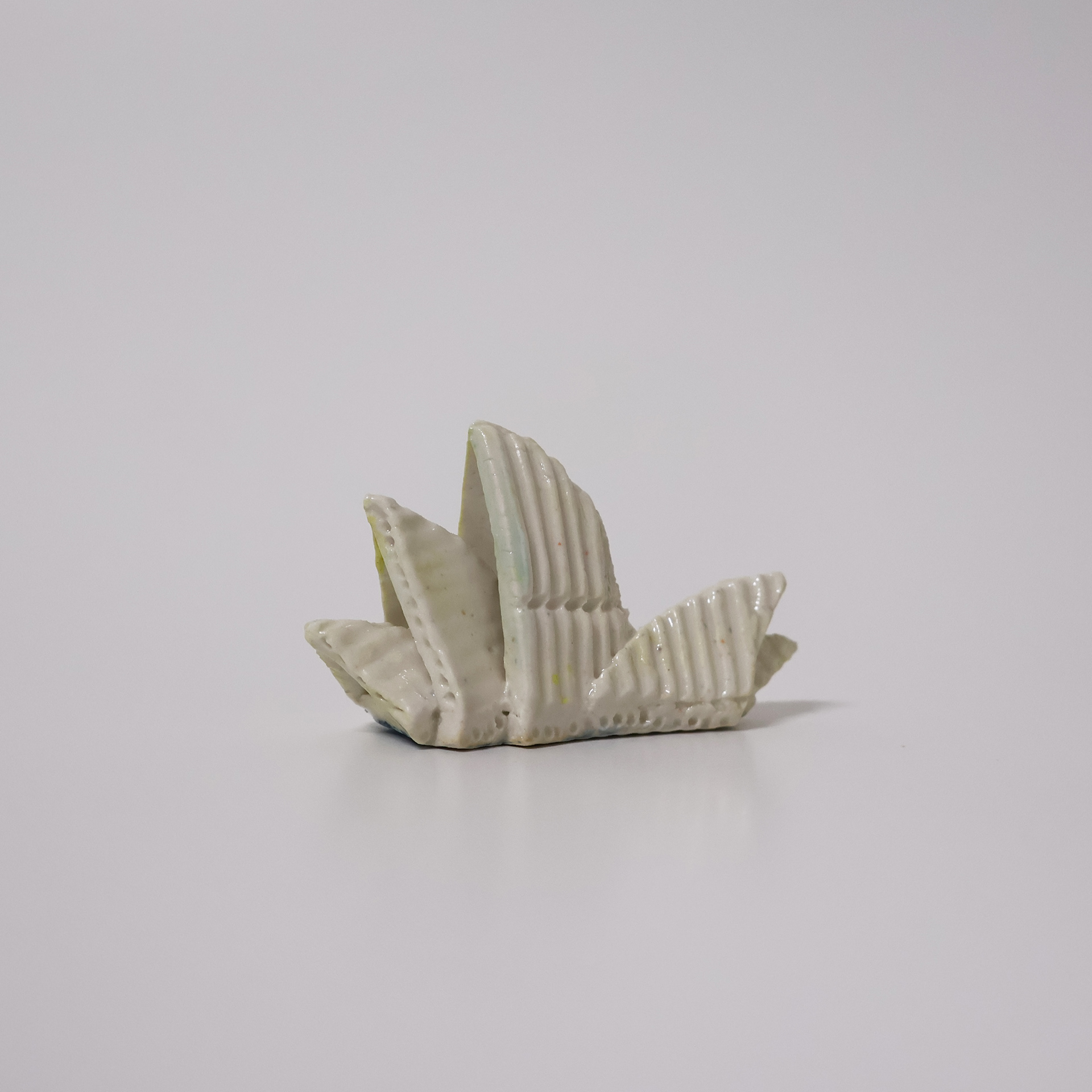 Sydney, 2025, porcelain, 1250℃ firing, 3×8.5×5 (cm)