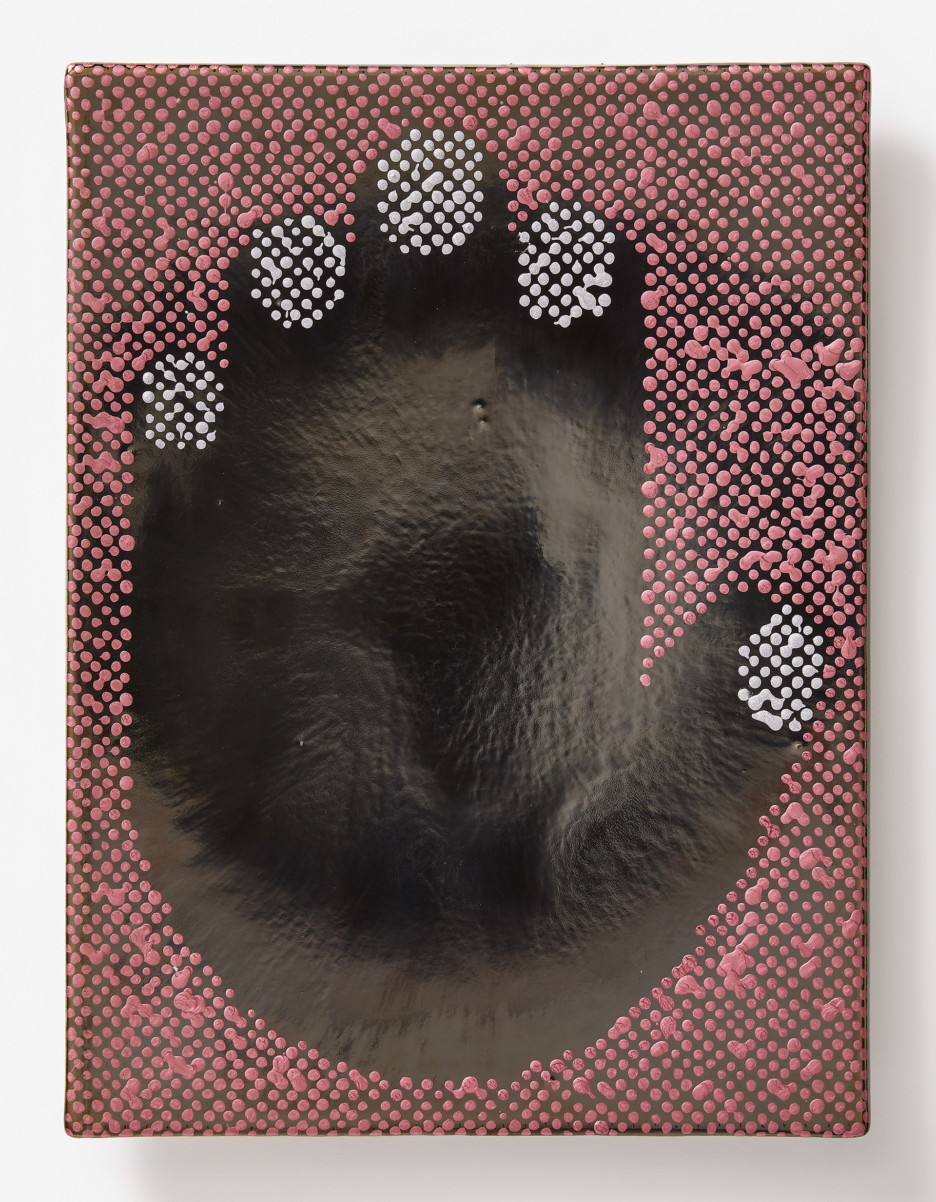 Hand, 2022, ceramic tile, glaze, permanent pen, nail polish, 1220℃ firing, 32×43 (cm)