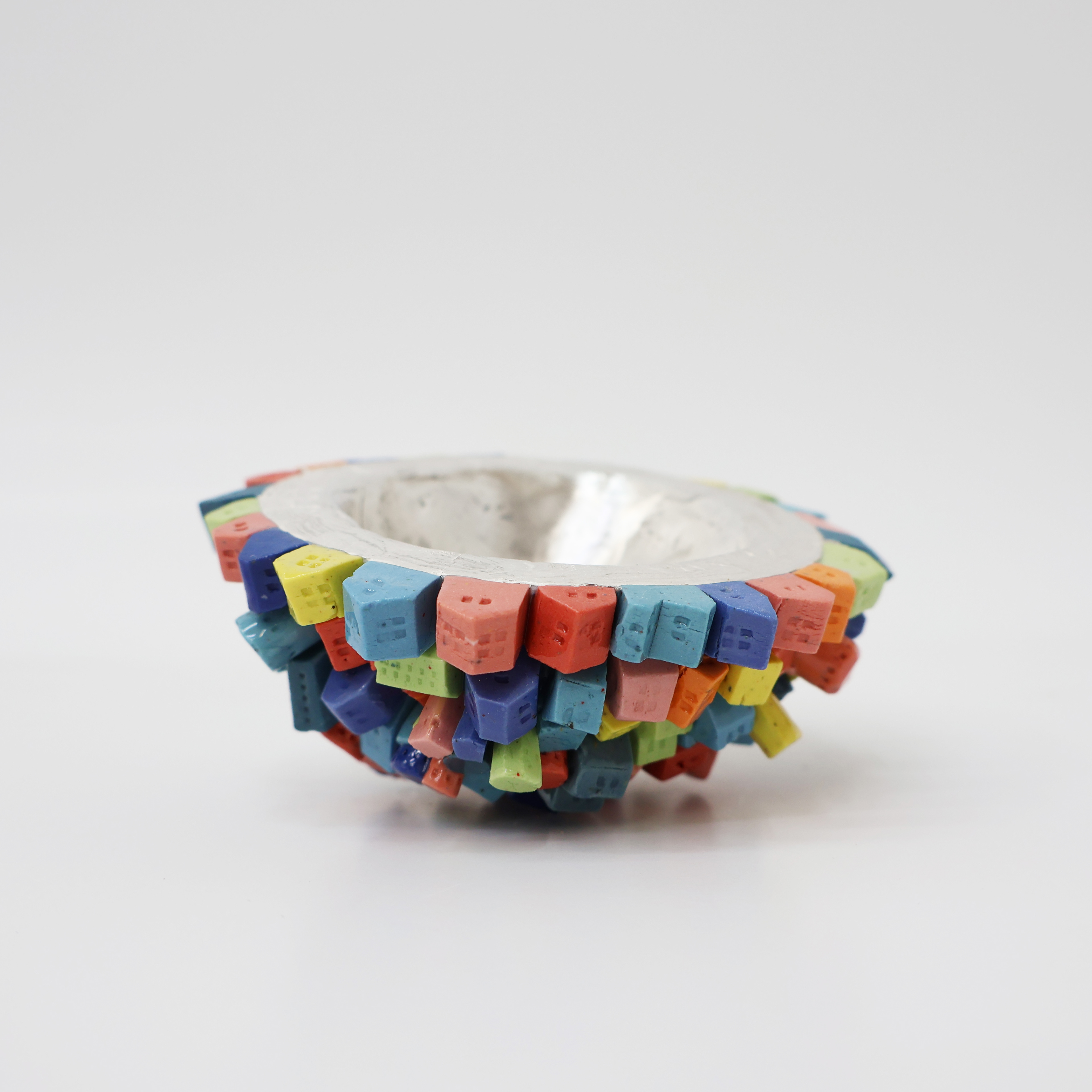 Cell, 2025, porcelain, silver, 1250℃ firing, 5×10×10 (cm)