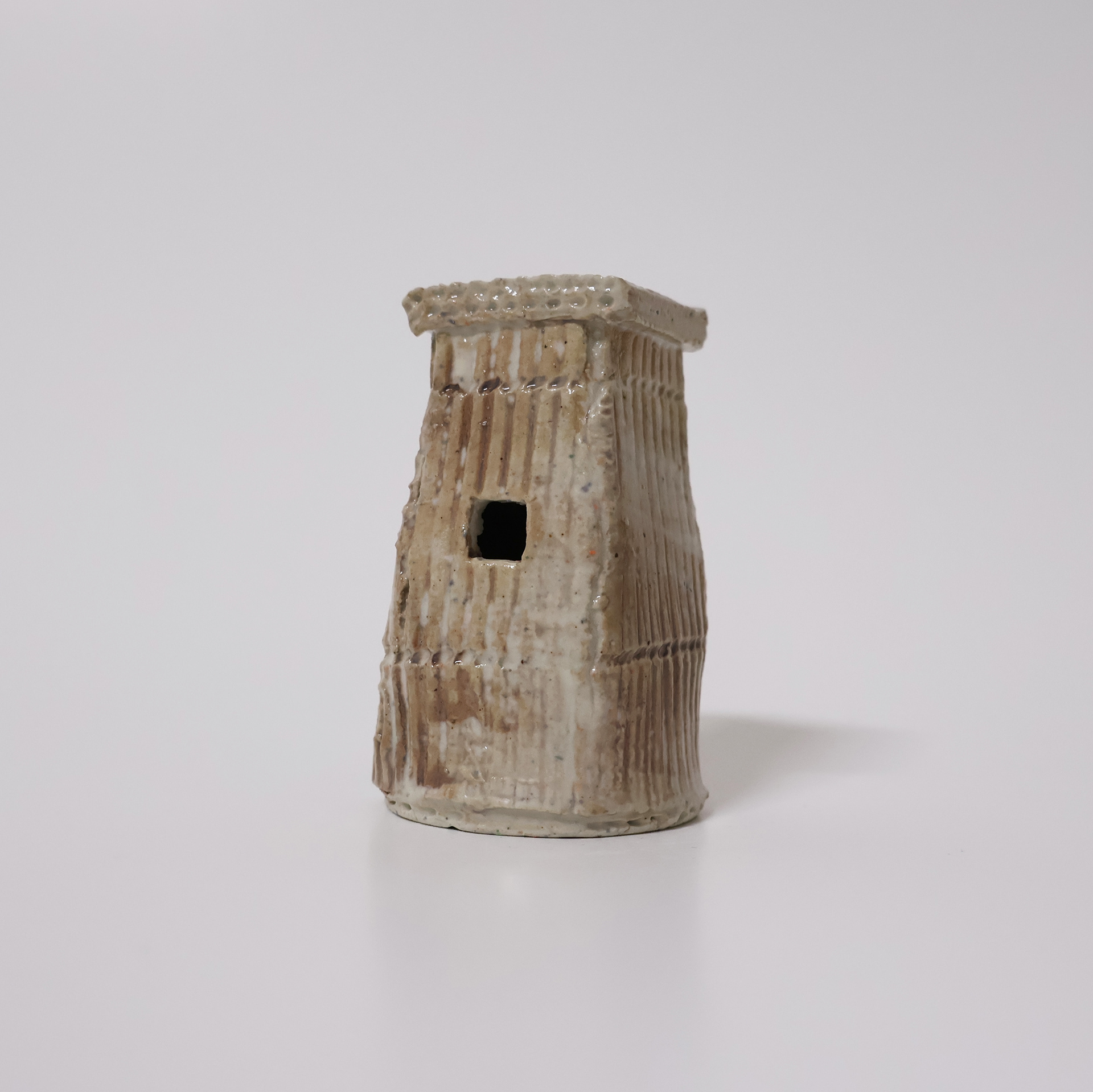 Gyeongju (Korea), 2025, porcelain, 1250℃ firing, 5×5×8 (cm)