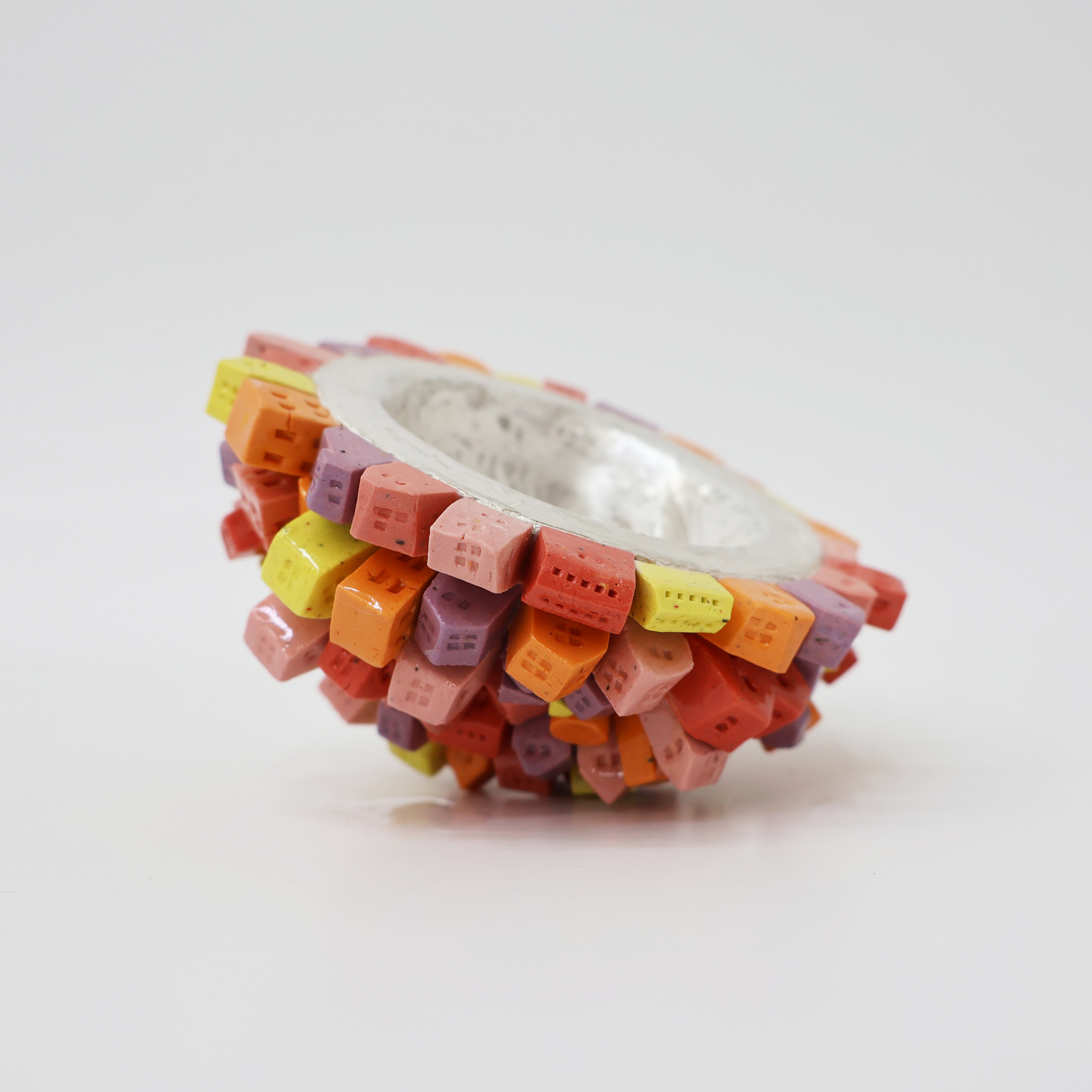 Cell, 2025, porcelain, silver, 1250℃ firing, 6×11×11 (cm)