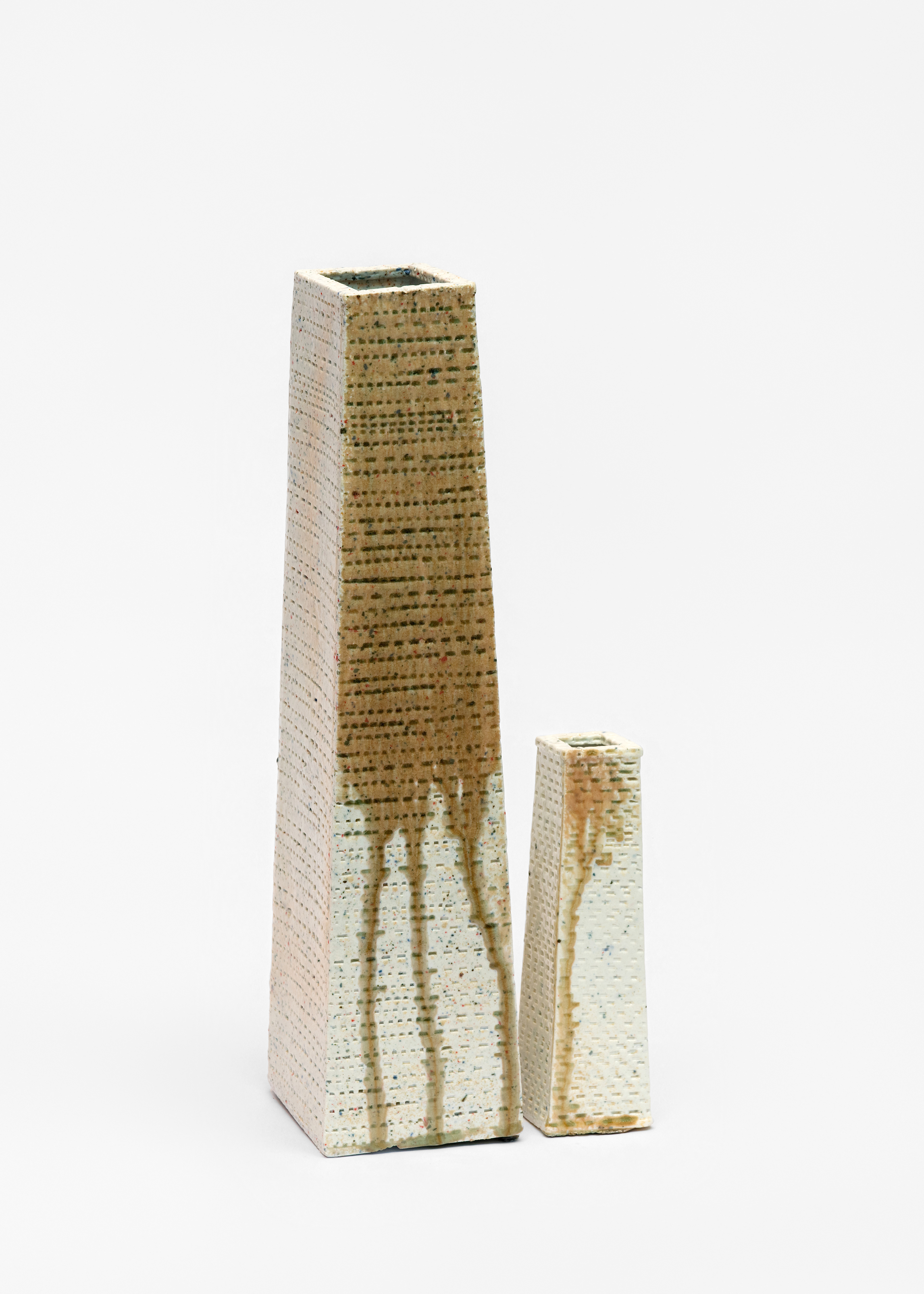 Chimney, 2025 Jingdezhen, porcelain, 1350°C wood firing, 11×11×47, 6×6×21 (cm)