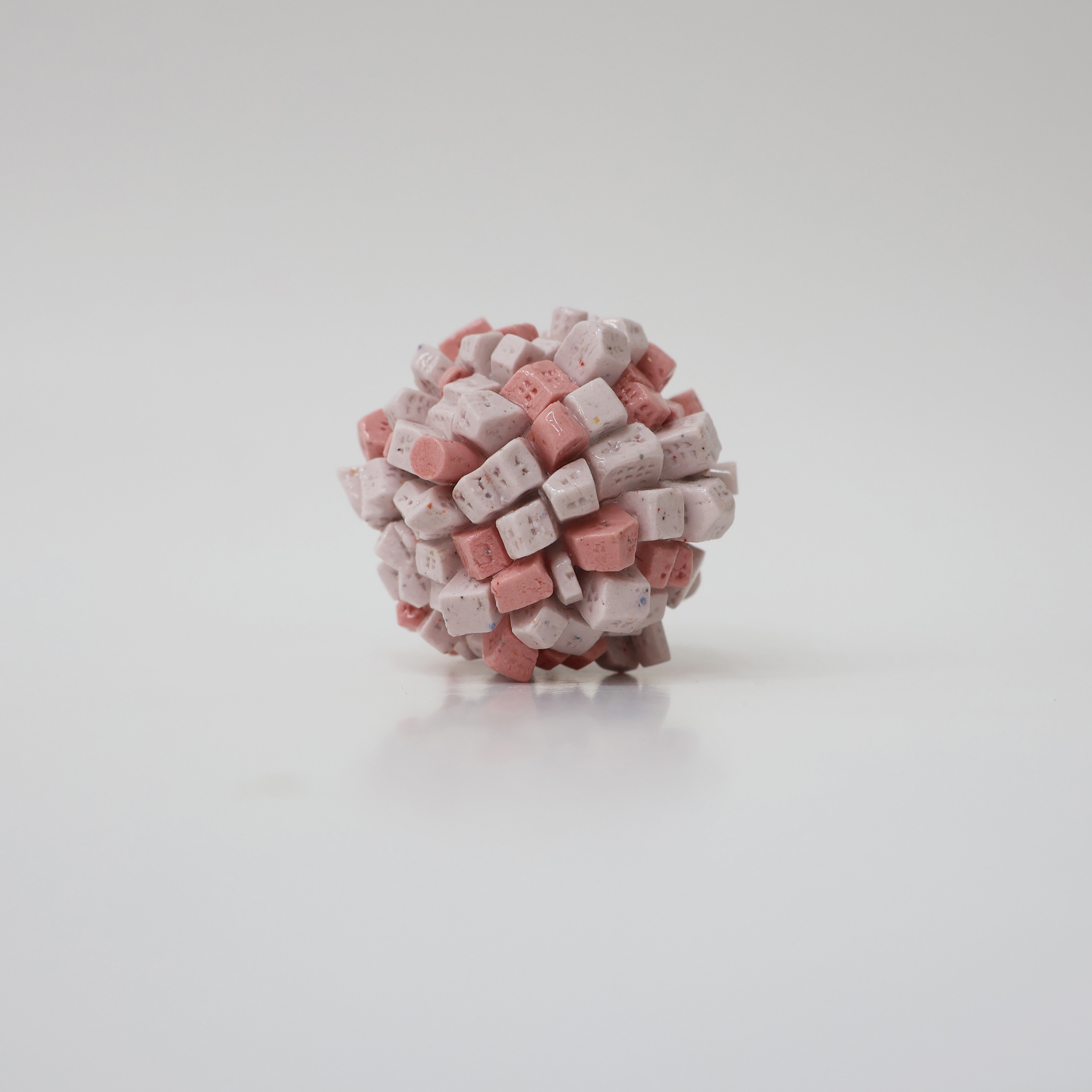 Cell, 2025, porcelain, 1250℃ firing, 5×5.5×5.5 (cm)