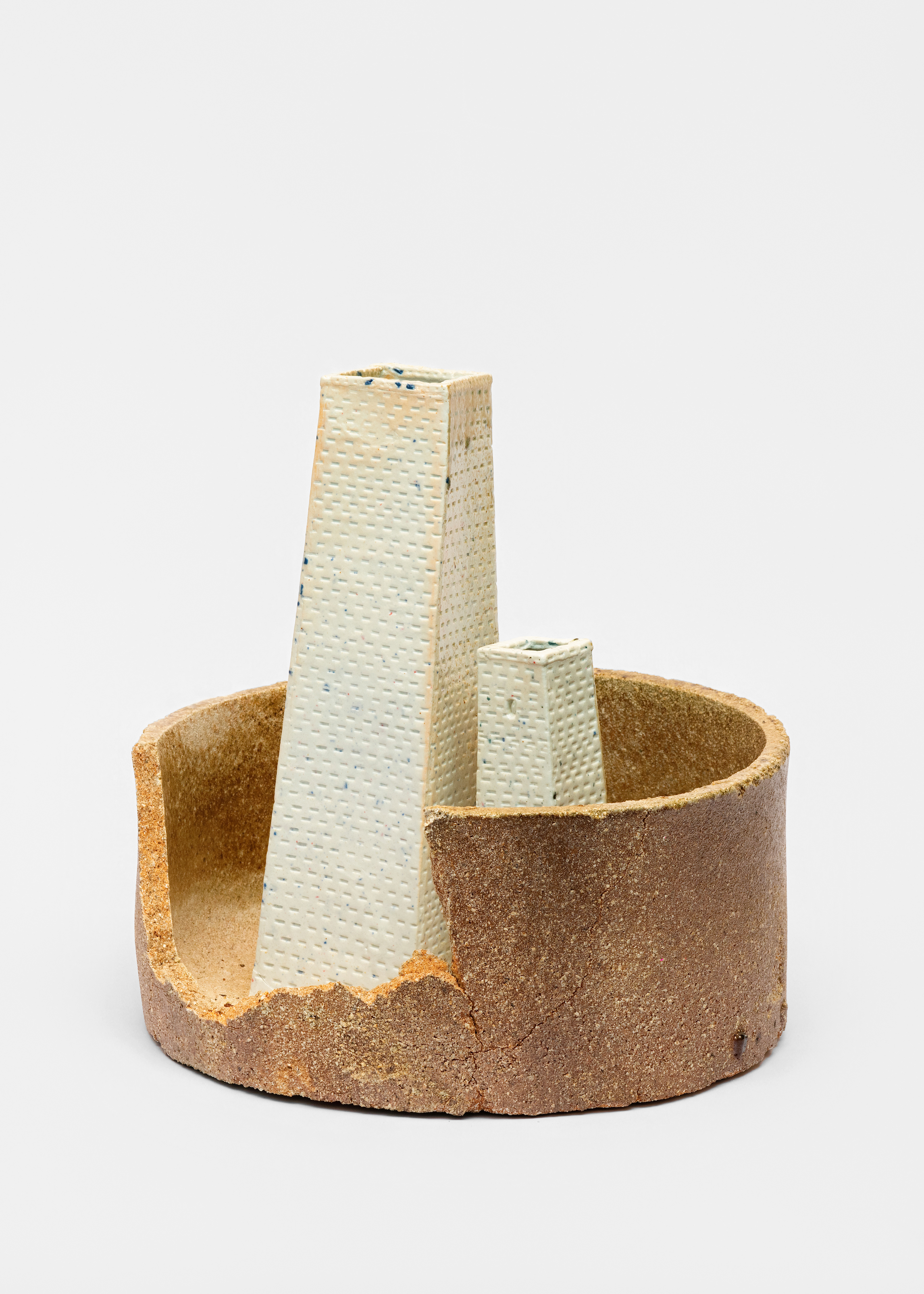 Chimney, 2025 Jingdezhen, porcelain, saggar, 1350°C wood firing, 35×35×38 (cm)