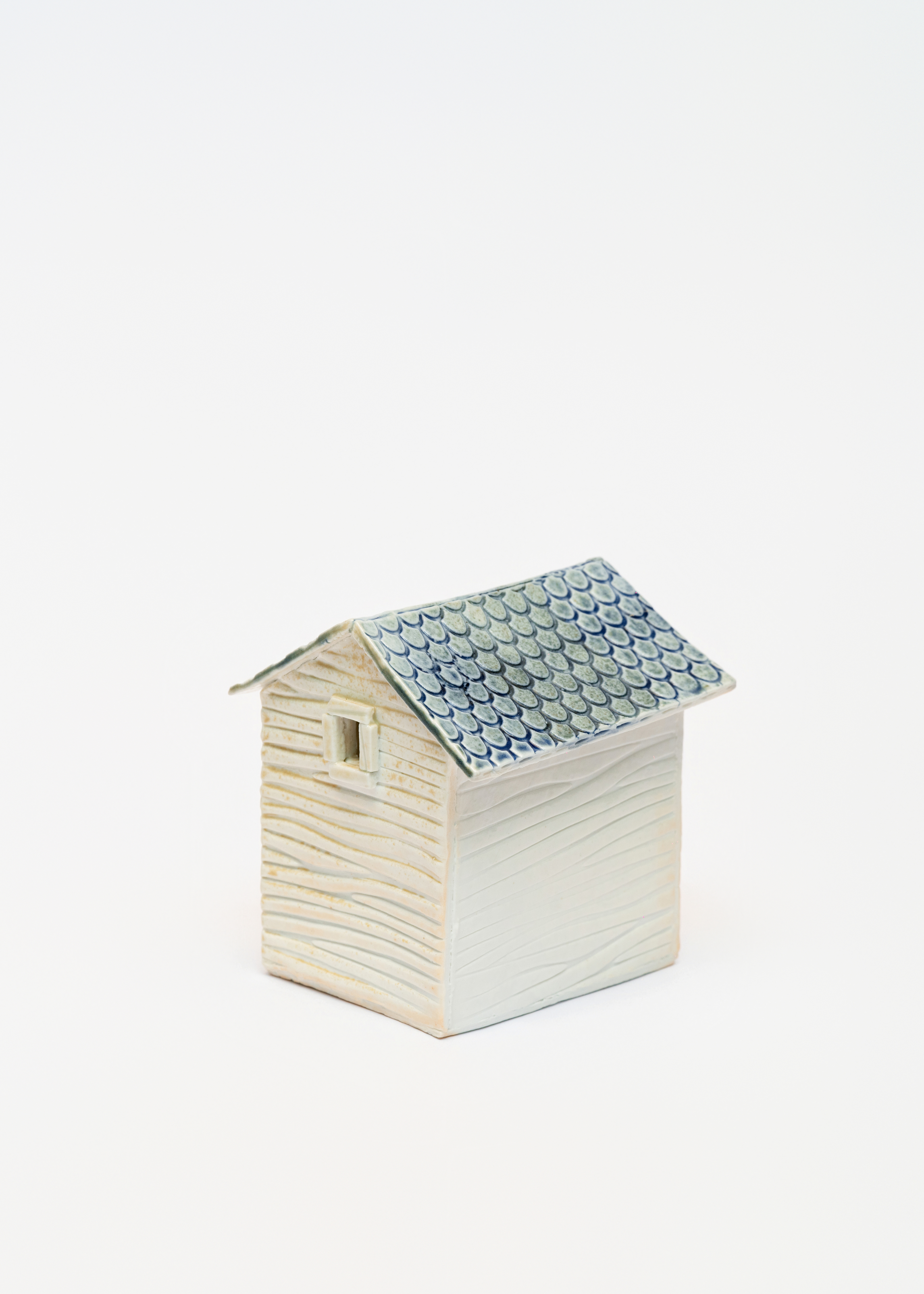Call me Home, 2025 Jingdezhen, porcelain, 1350°C wood firing, 10×11×11.5 (cm)