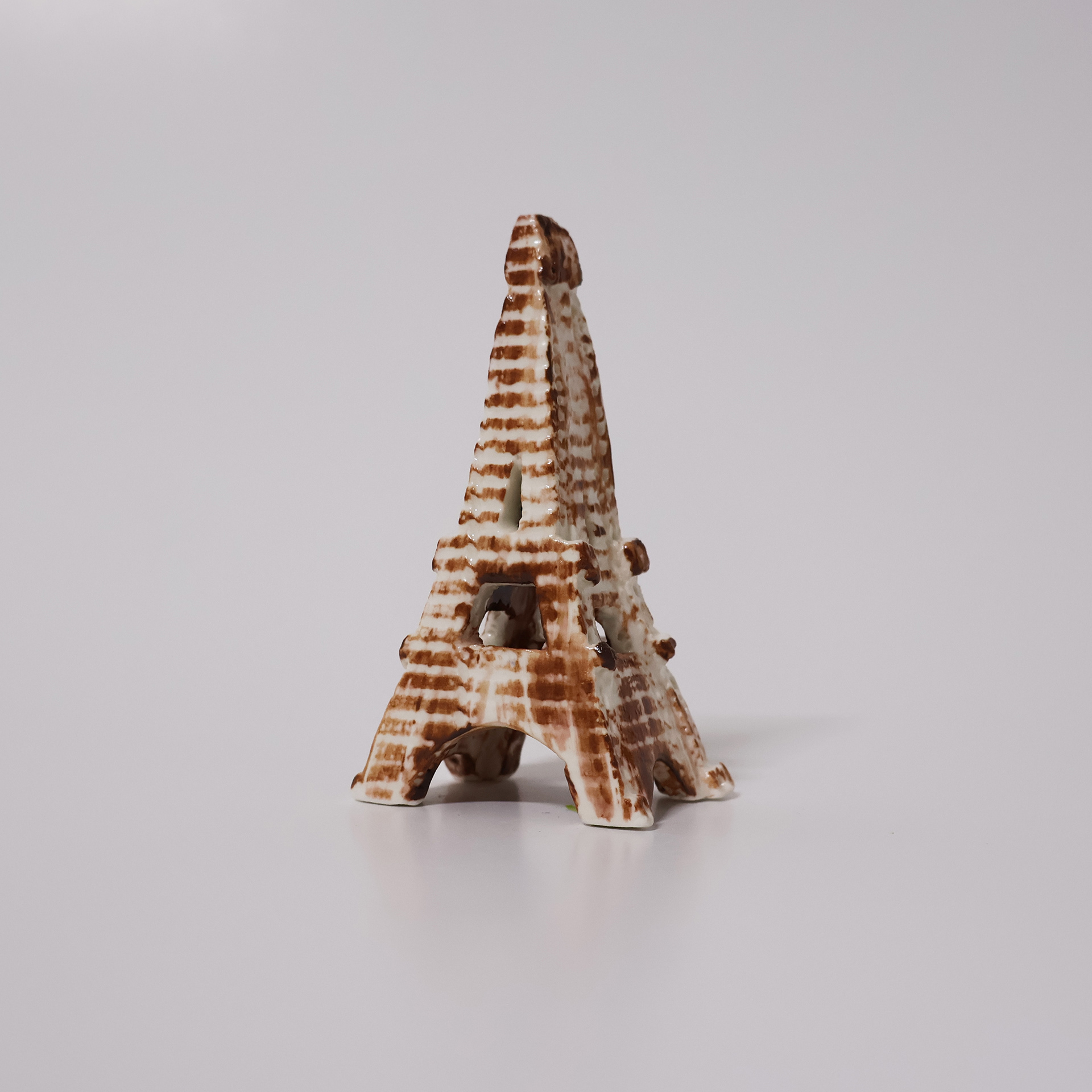 Paris, 2025, porcelain, 1250℃ firing, 3.5×5×10 (cm)
