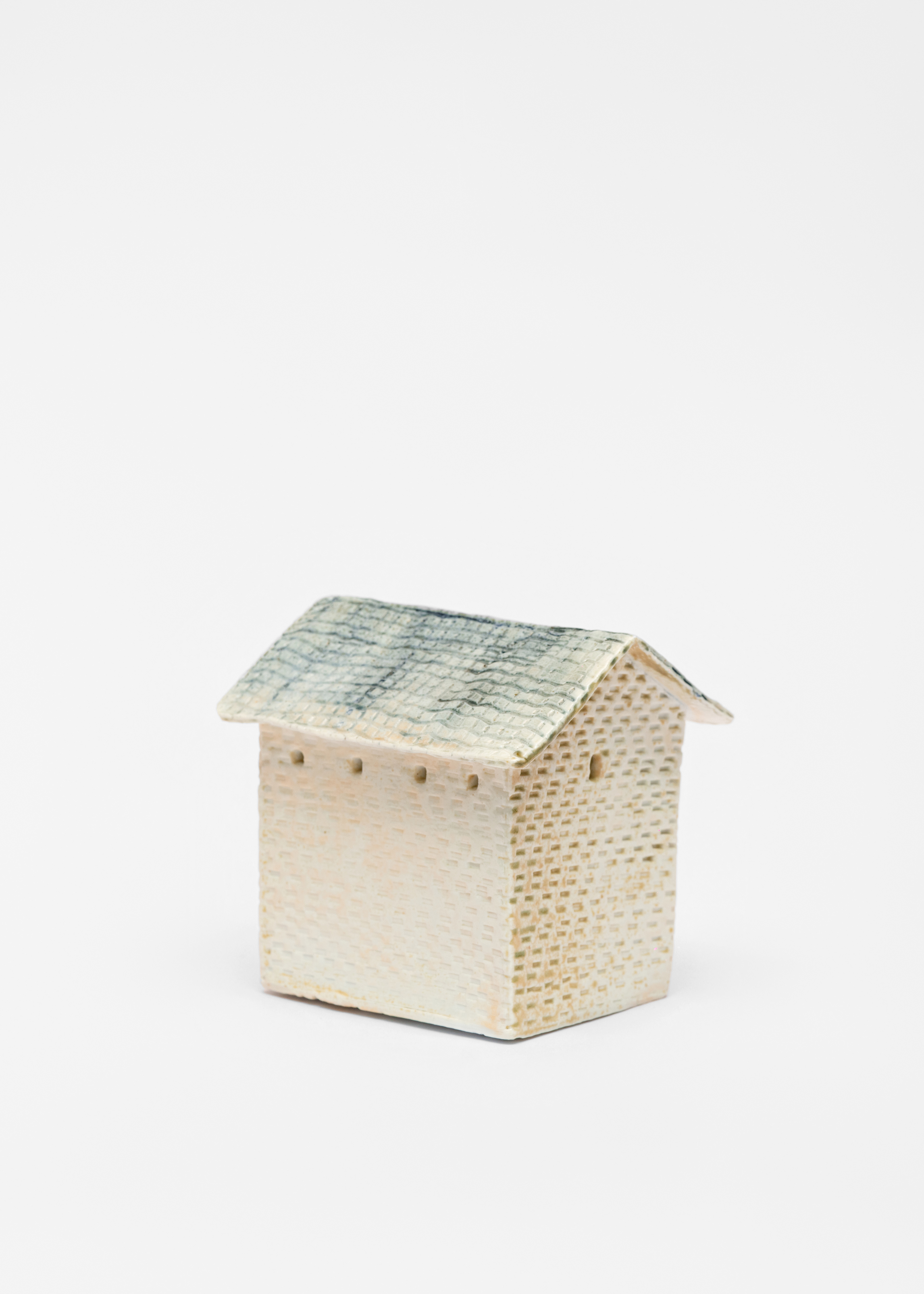 Call me Home, 2025 Jingdezhen, porcelain, 1350°C wood firing, 10×11×11.5 (cm)
