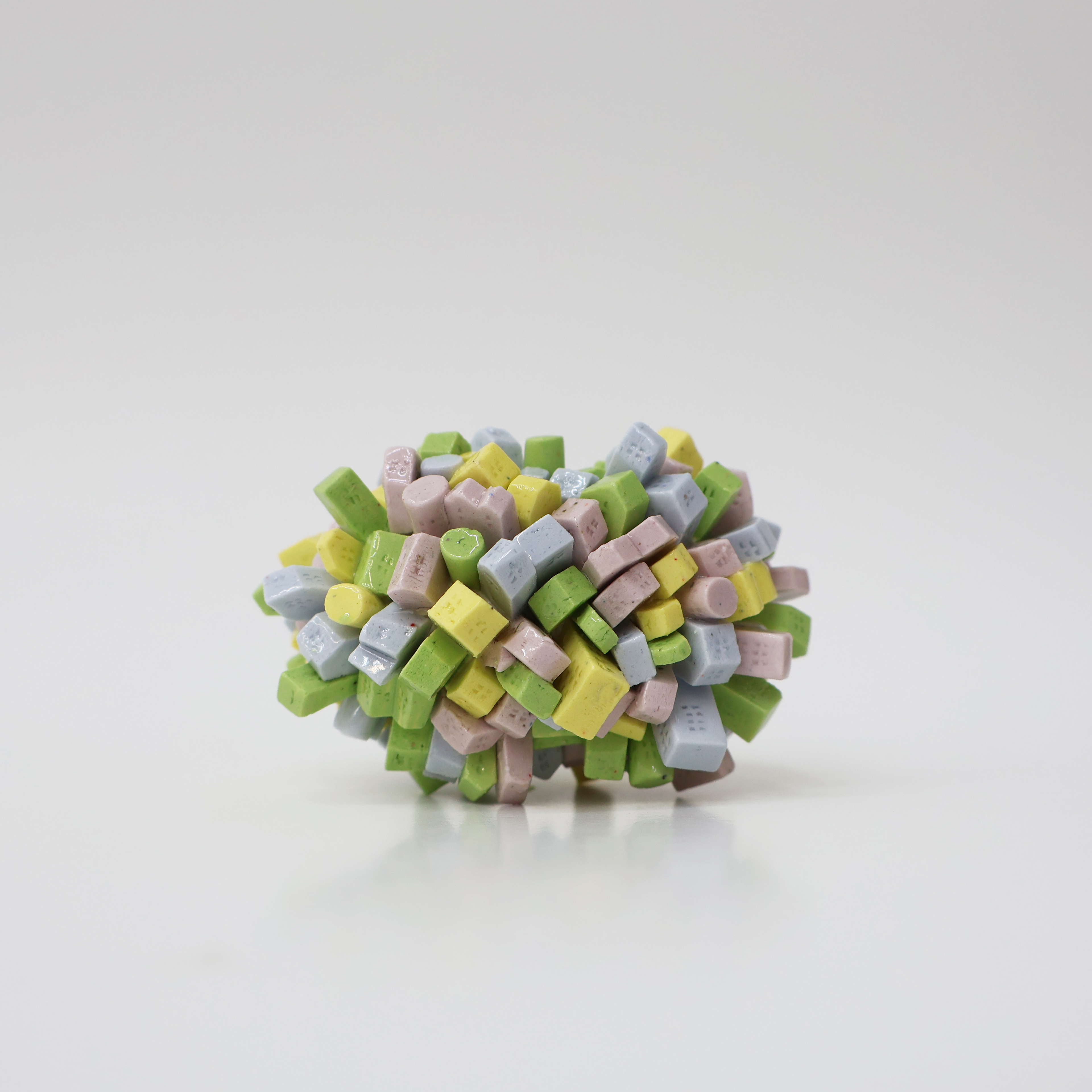 Cell, 2025, porcelain, 1250℃ firing, 8×5.5×5.5 (cm)
