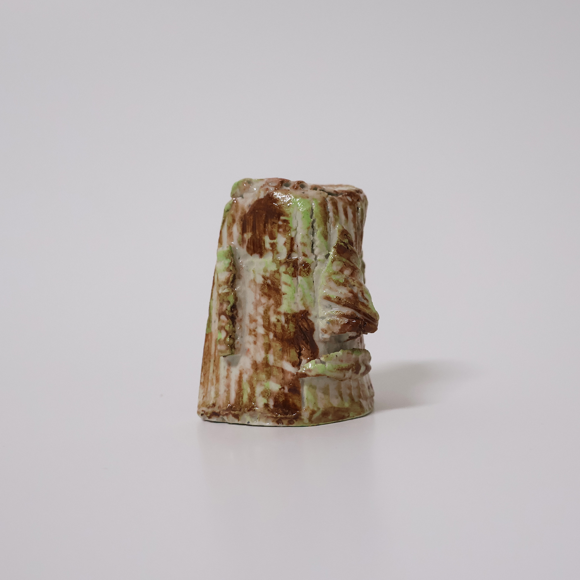 Moai, 2025, porcelain, 1250℃ firing, 3×5×6.5 (cm)
