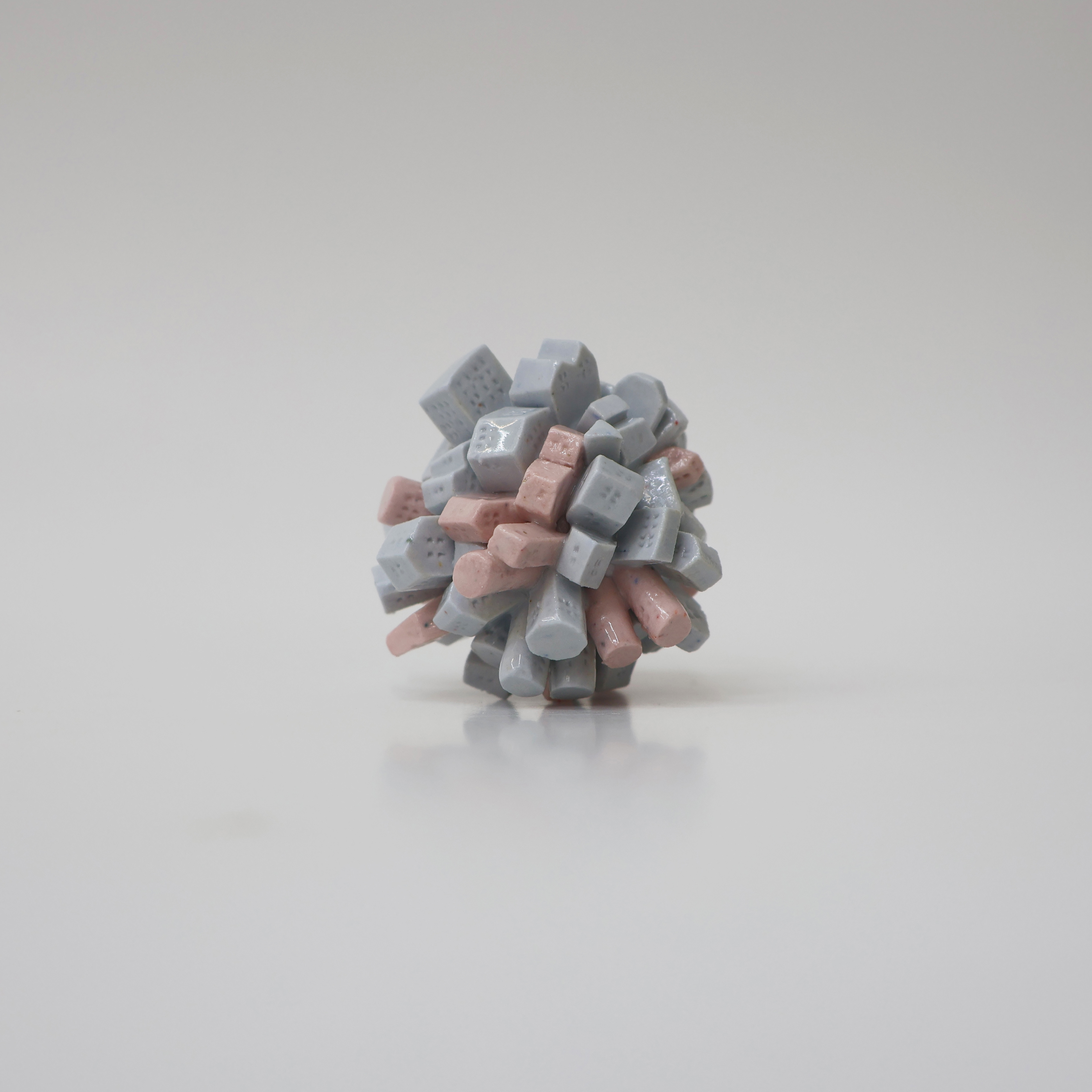 Cell, 2025, porcelain, 1250℃ firing, 4×4.5×5 (cm)