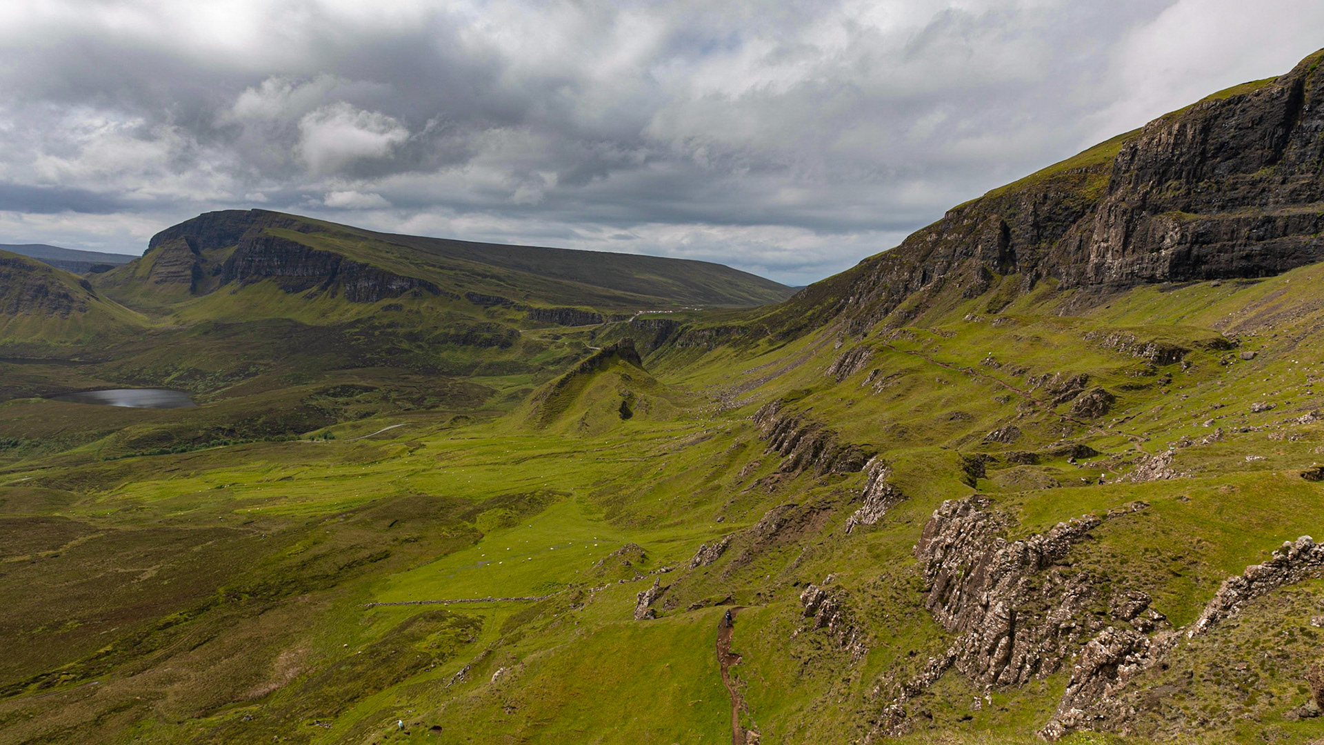 View south on Trotternish from the Quiraing