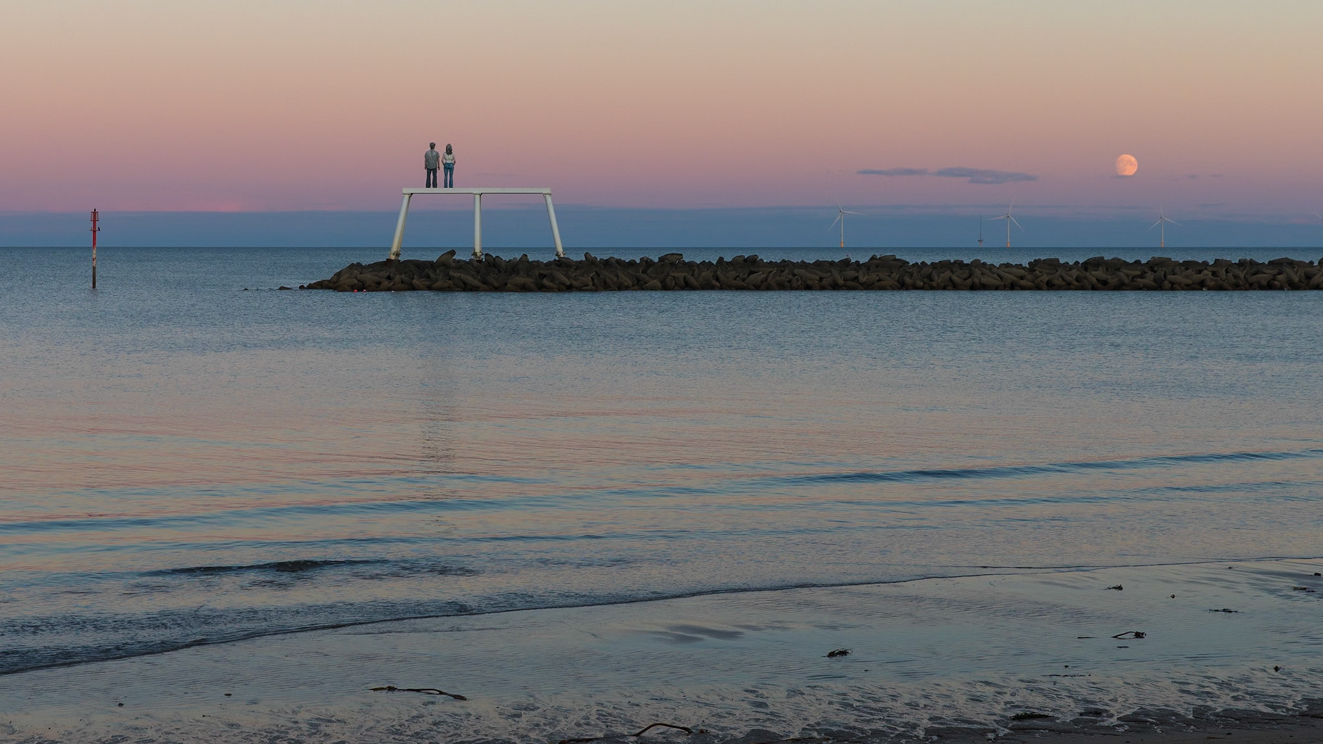 Couple, Newbiggin-by-the-Sea, Northumberland