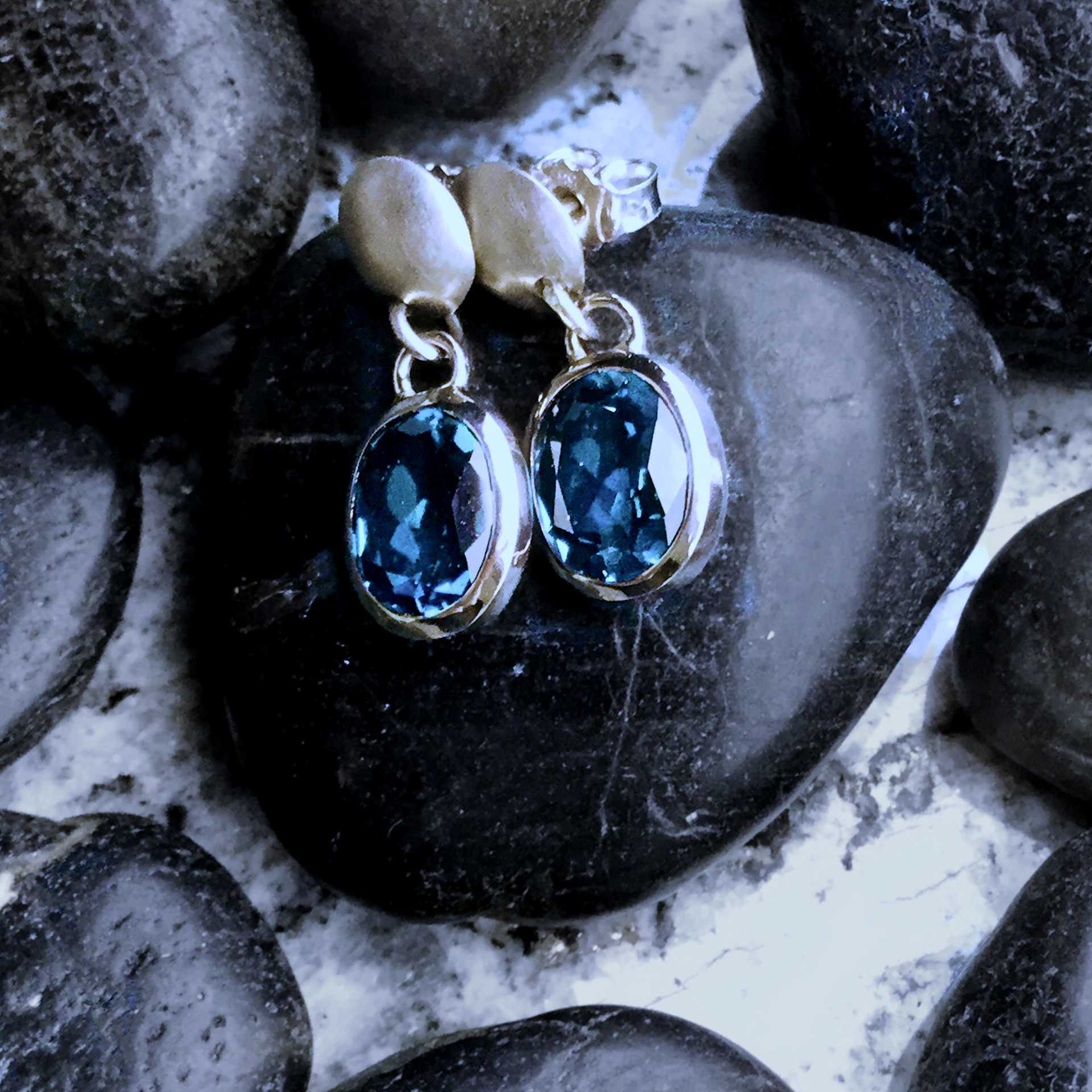 London Blue Topas Ohrring. Weissgold.