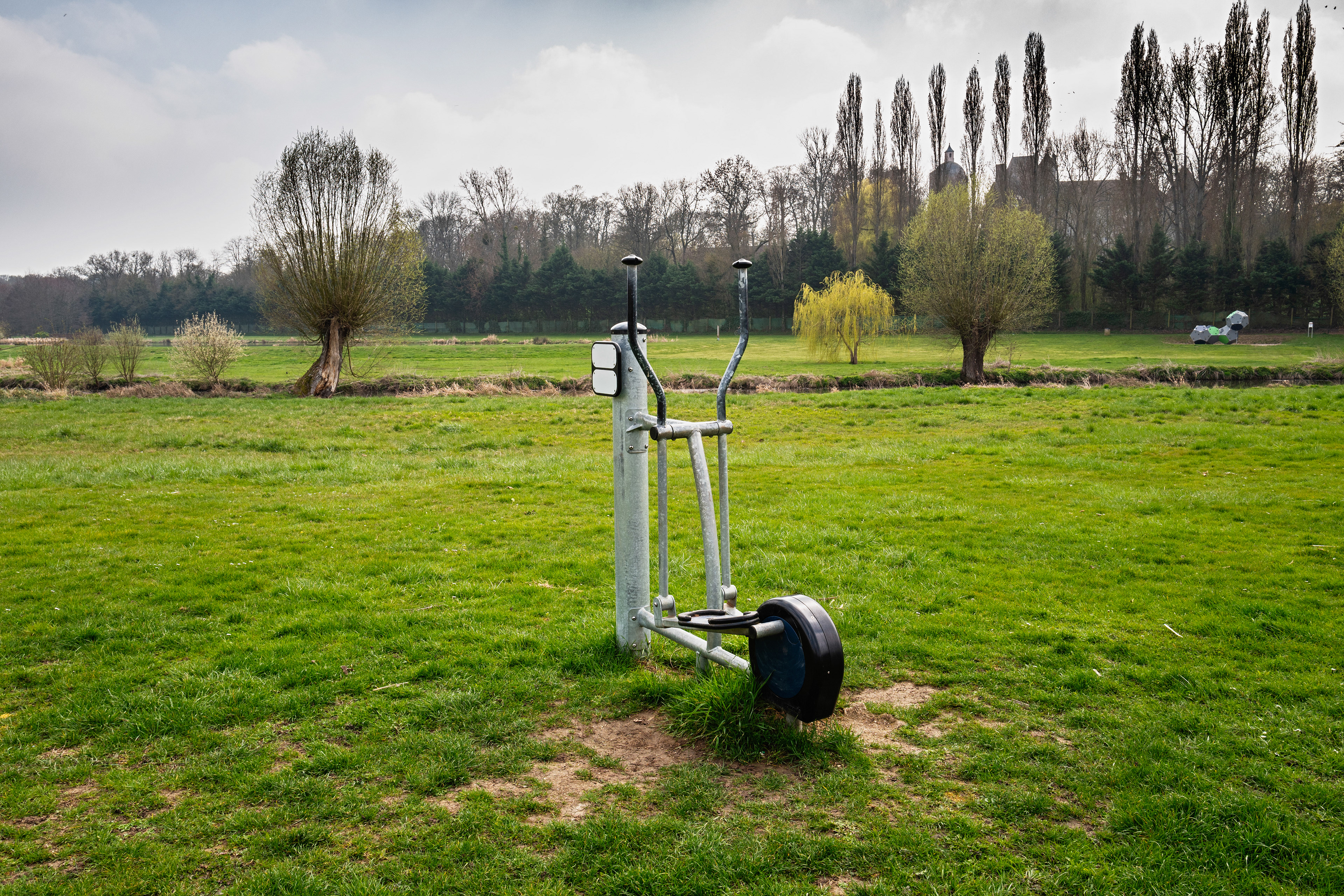 Muscle beach. Auneau, Eure-et-Loir, mars 2019.