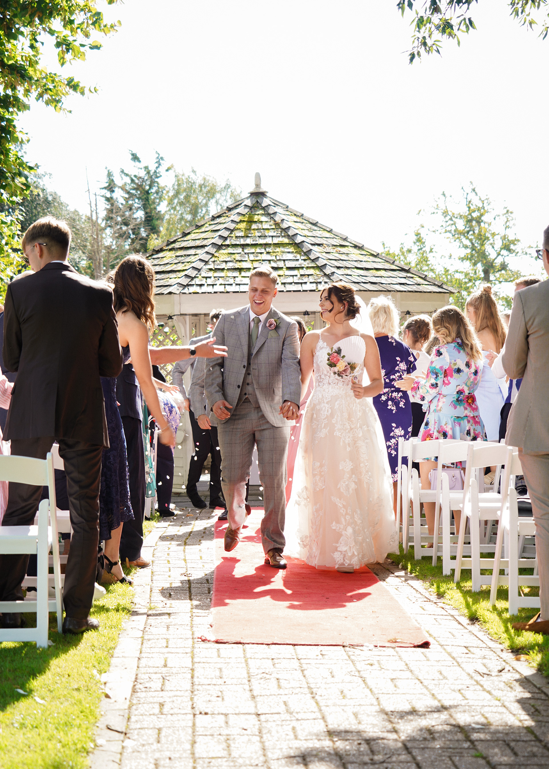 Mr & Mrs Groom