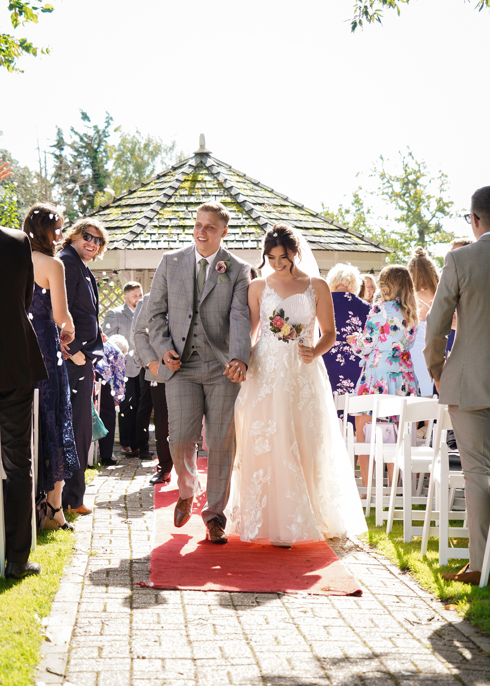 Mr & Mrs Groom