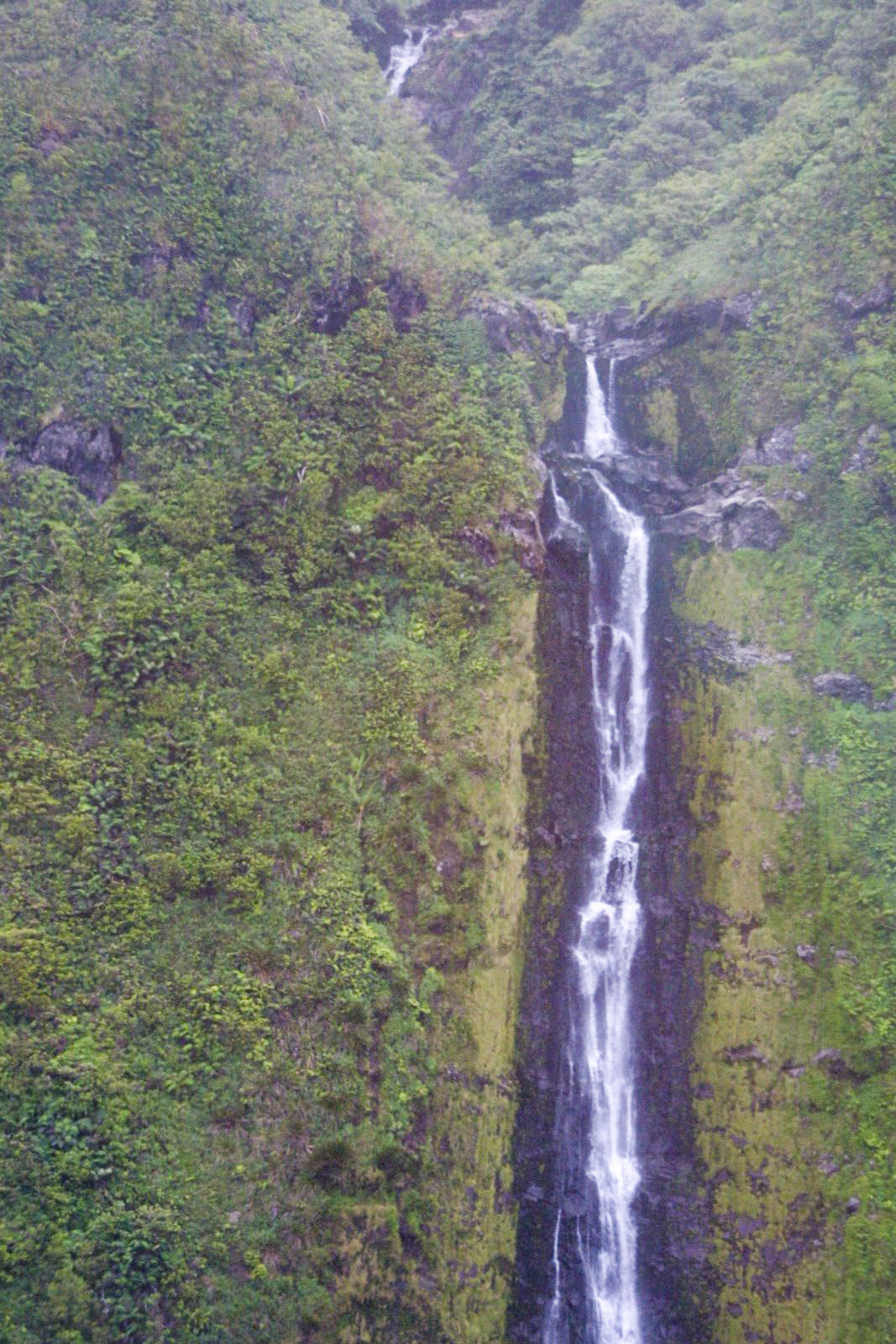 MauiScape Heliocopter (West Maui and Moloka'i) Moloka'i WaterFall
