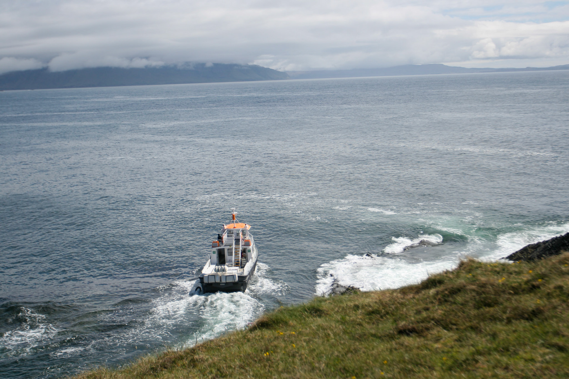 Ferry leaving The Isle Staffa