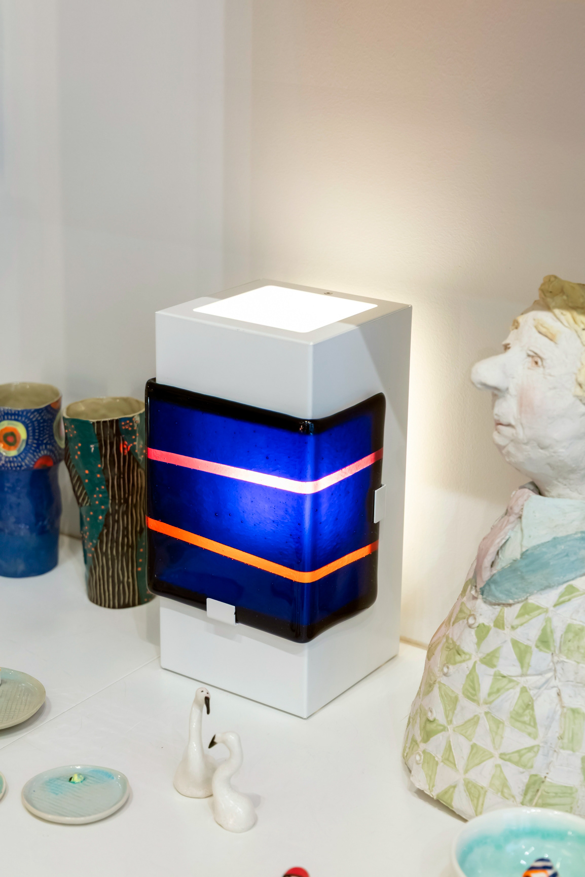 Lampe "Totem" en verre et métal - 580€