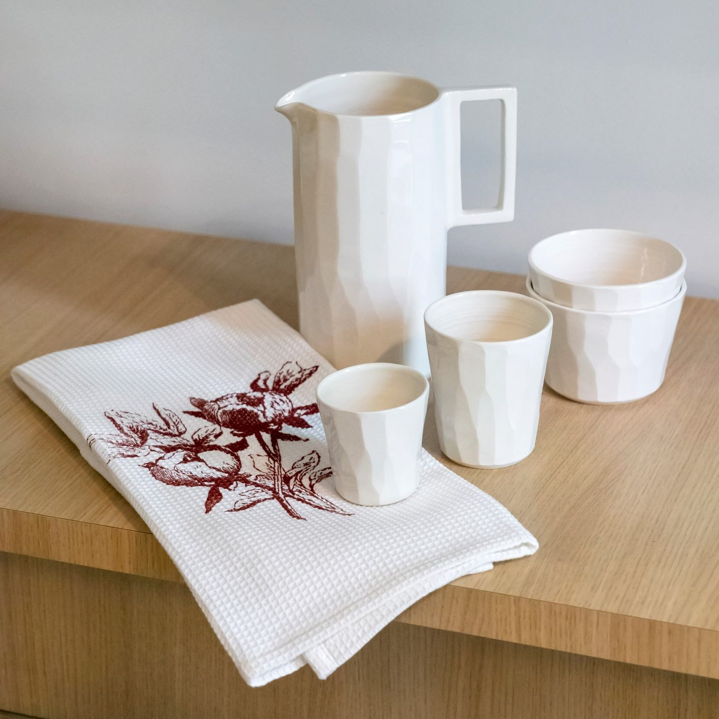 Essuie-main sérigraphié 14€ - Ensemble en faïence 12€ 16€ 20€ et 54€