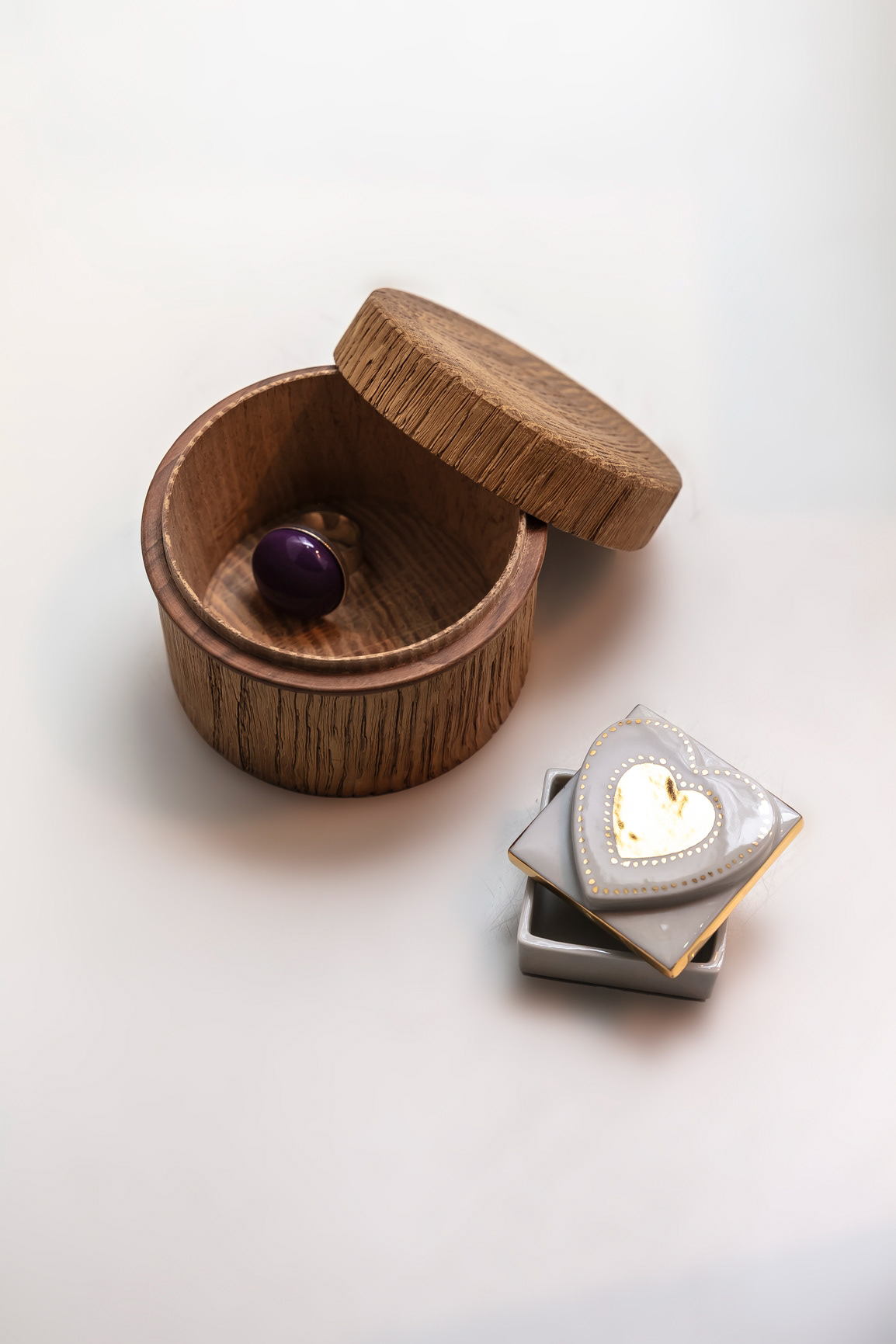 Boîte en érable 70€ - Boîte en porcelaine 50€ - Bague en céramique 29€