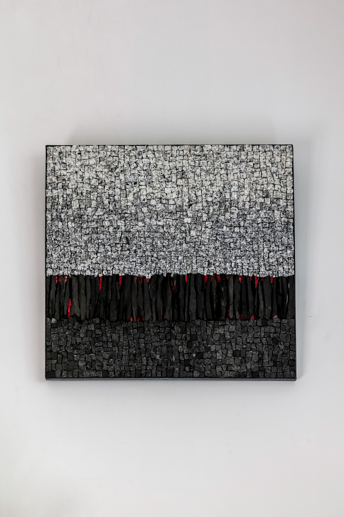 "Metaphase IX" mosaïque en granite, ardoise et pâte de verre - 1480€