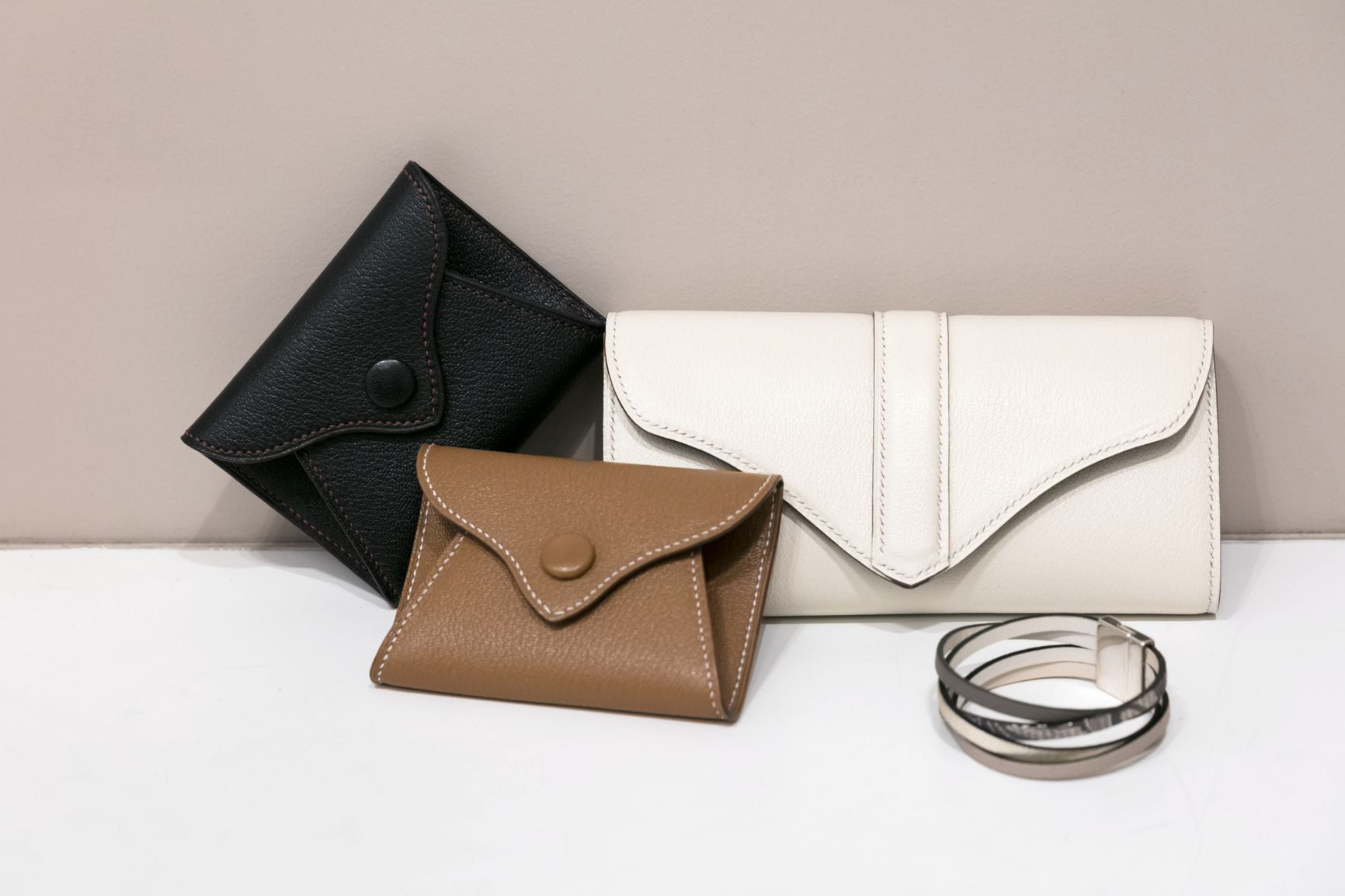 Porte-monnaie en cuir 115€ - Portefeuille Compagnon en cuir 220€
