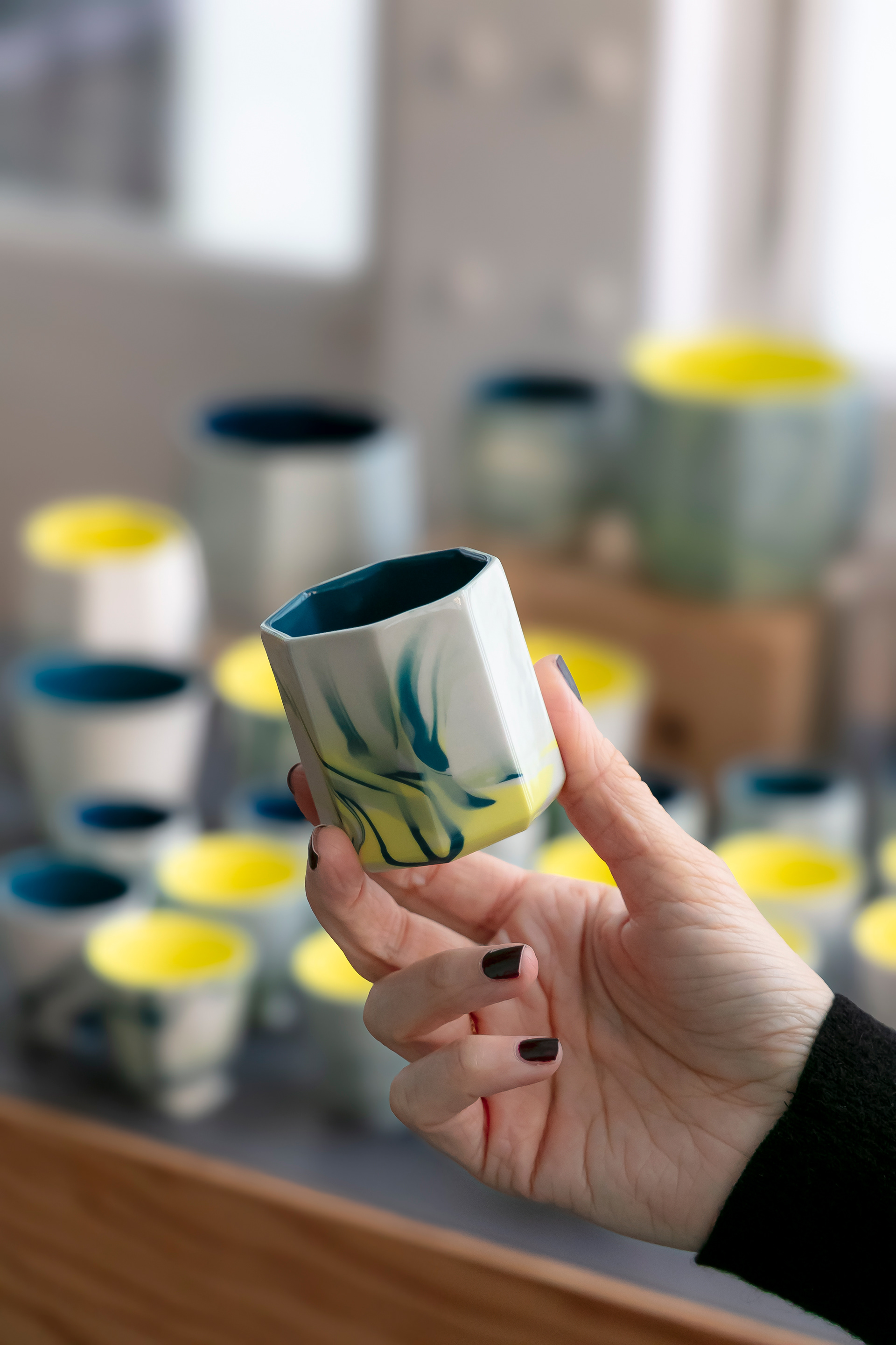 Tasse Octogonale en porcelaine - 22€