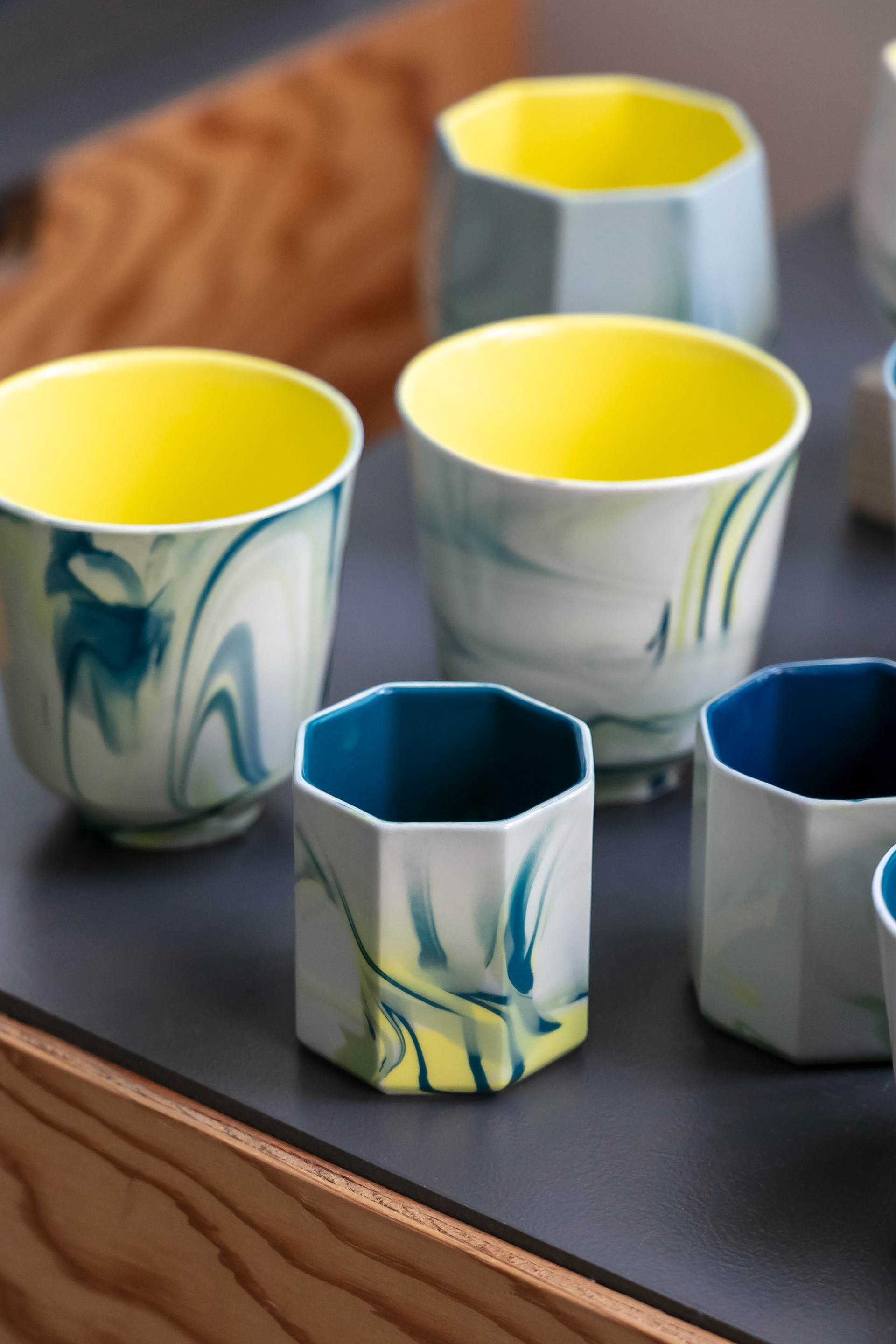Tasse Octogonale en porcelaine 22€ - Verre 26€