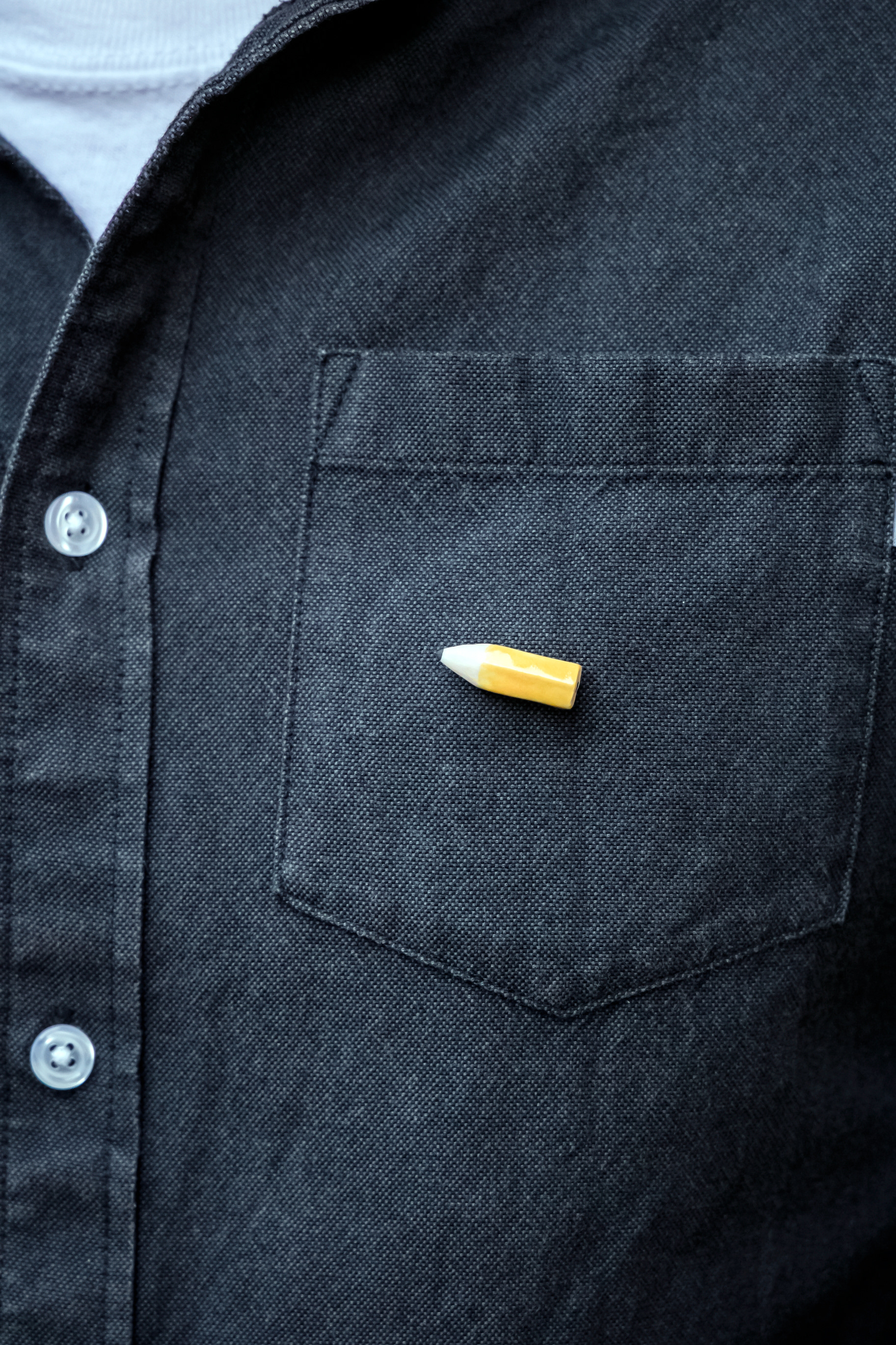 Pin's crayon en porcelaine - 23€