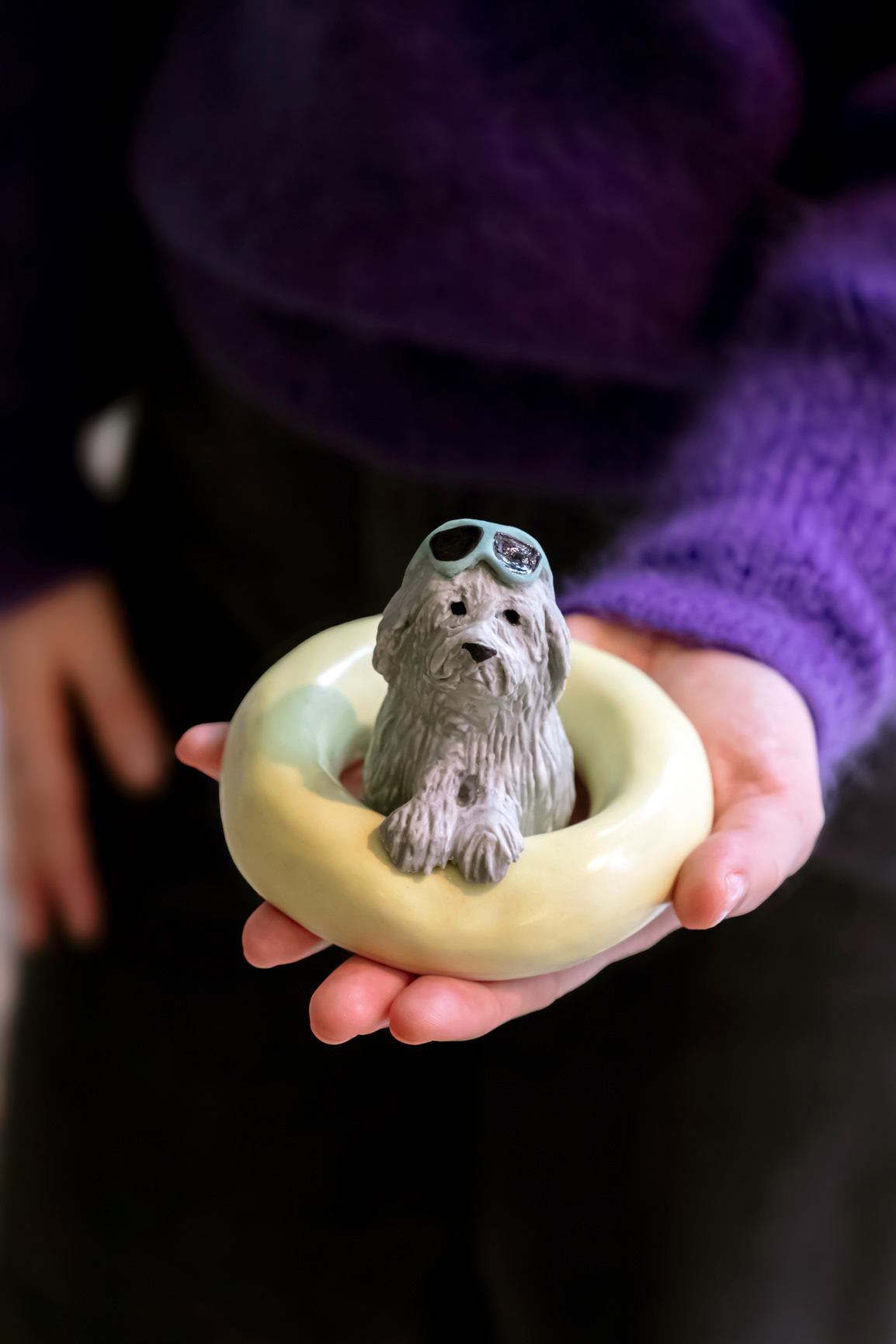Sculpture "Chien & Bouée" en porcelaine - 290€