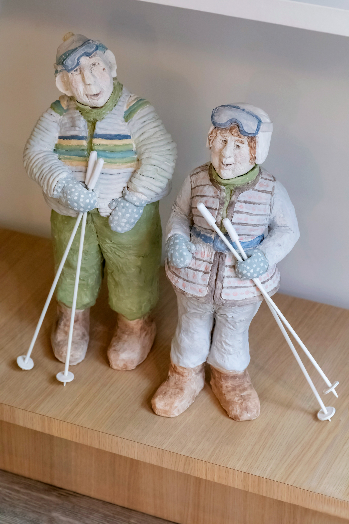 Sculpture "Élégance rétro sur piste" en grès 1800€