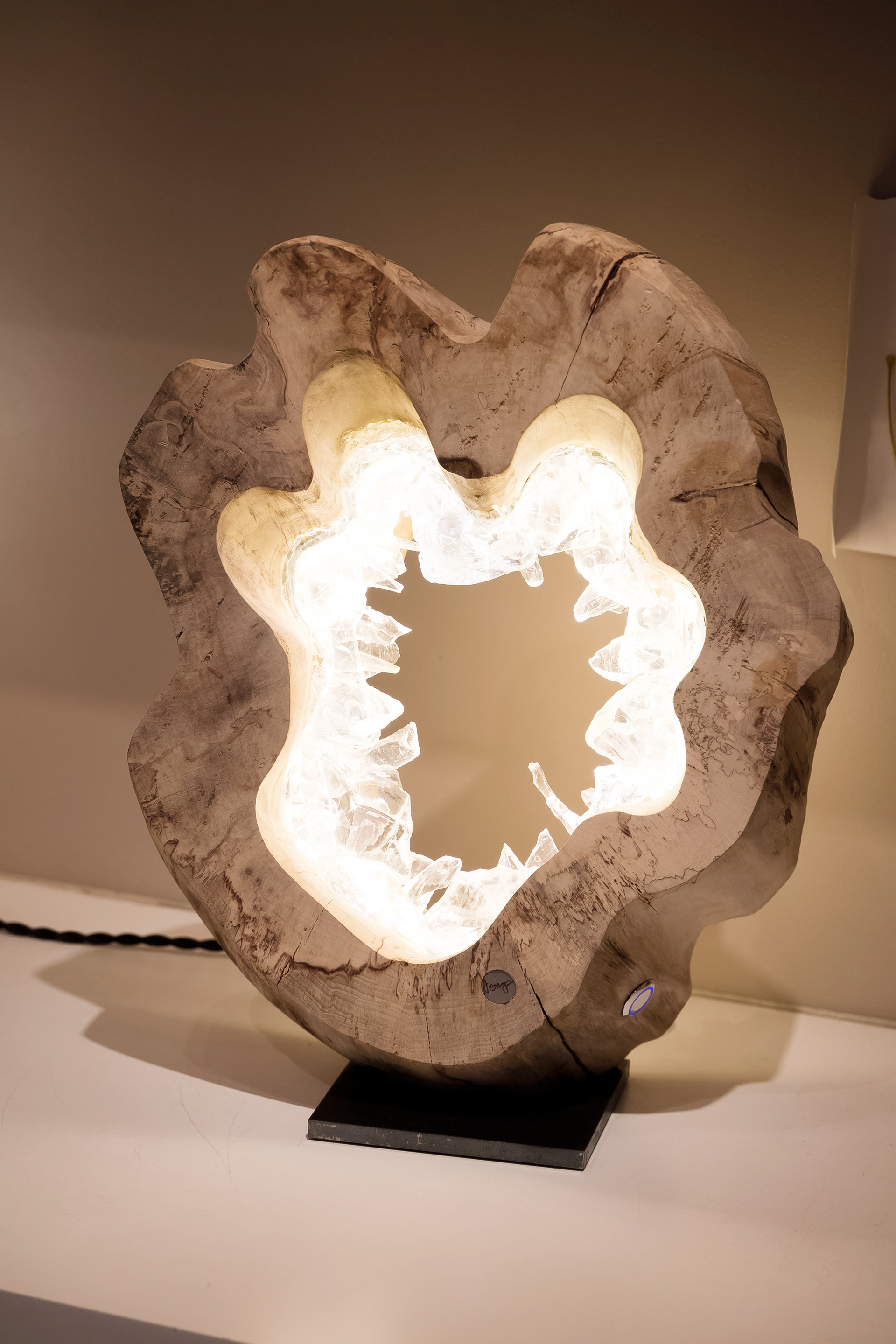 lampe ring bois et verre - 750€