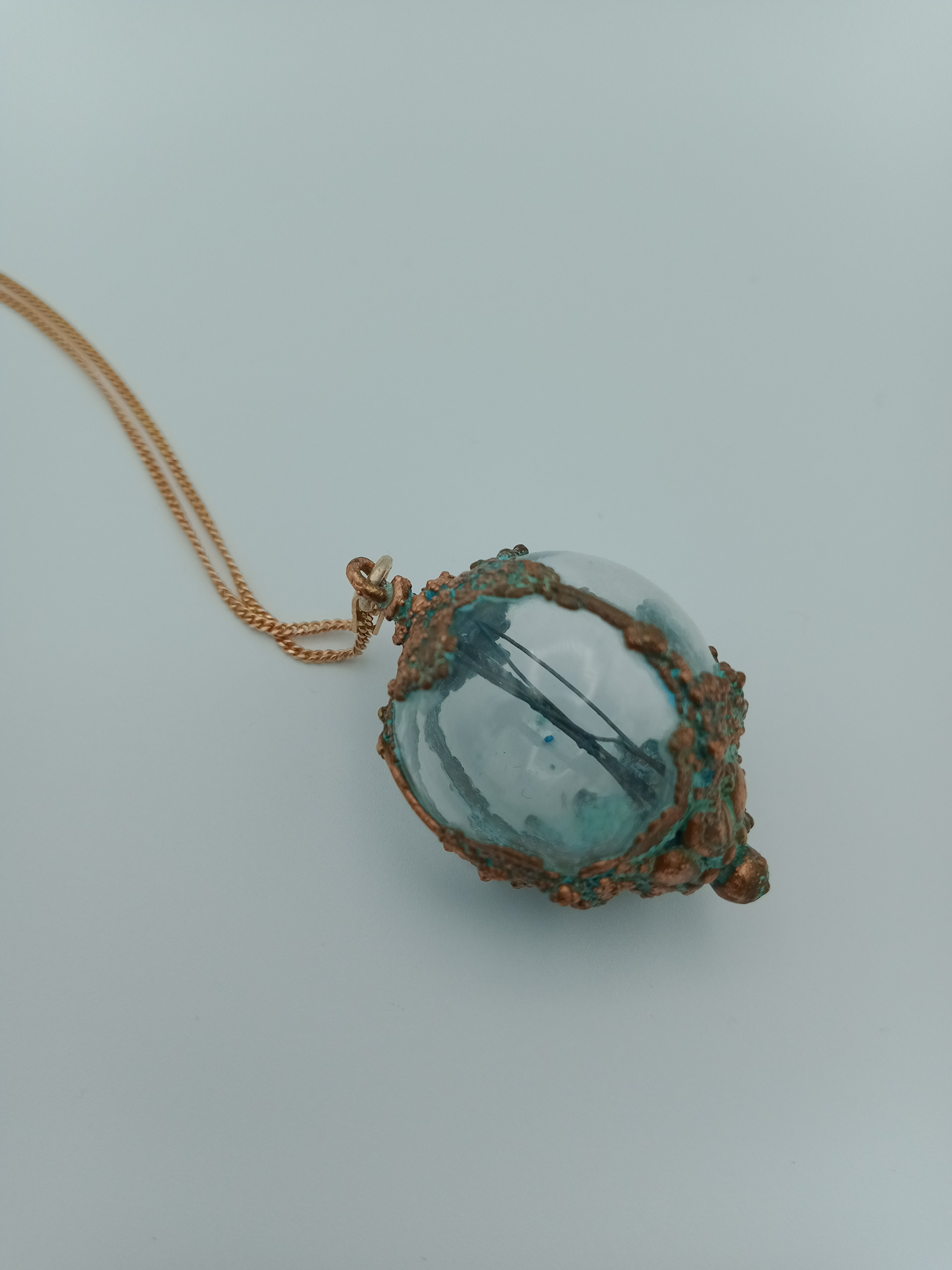 Collier Infinity, perle de verre soufflé - 90€