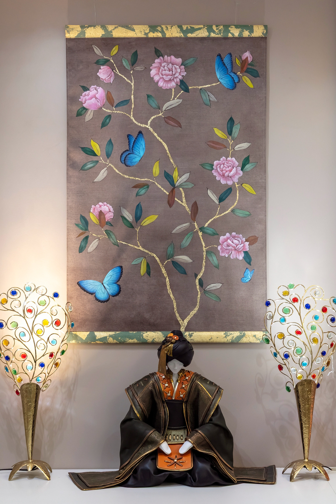 Geisha verte et or en cuir 1500 € - Toile décorative en lin et pigments naturels 1200€