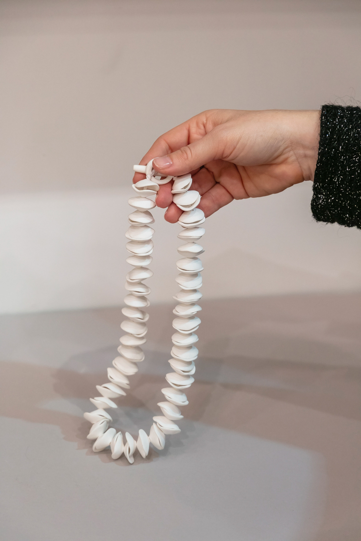 Collier Coquillage en porcelaine - 175€