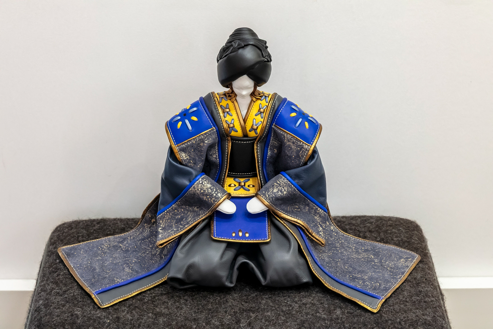 Geisha bleue en cuir - 790€