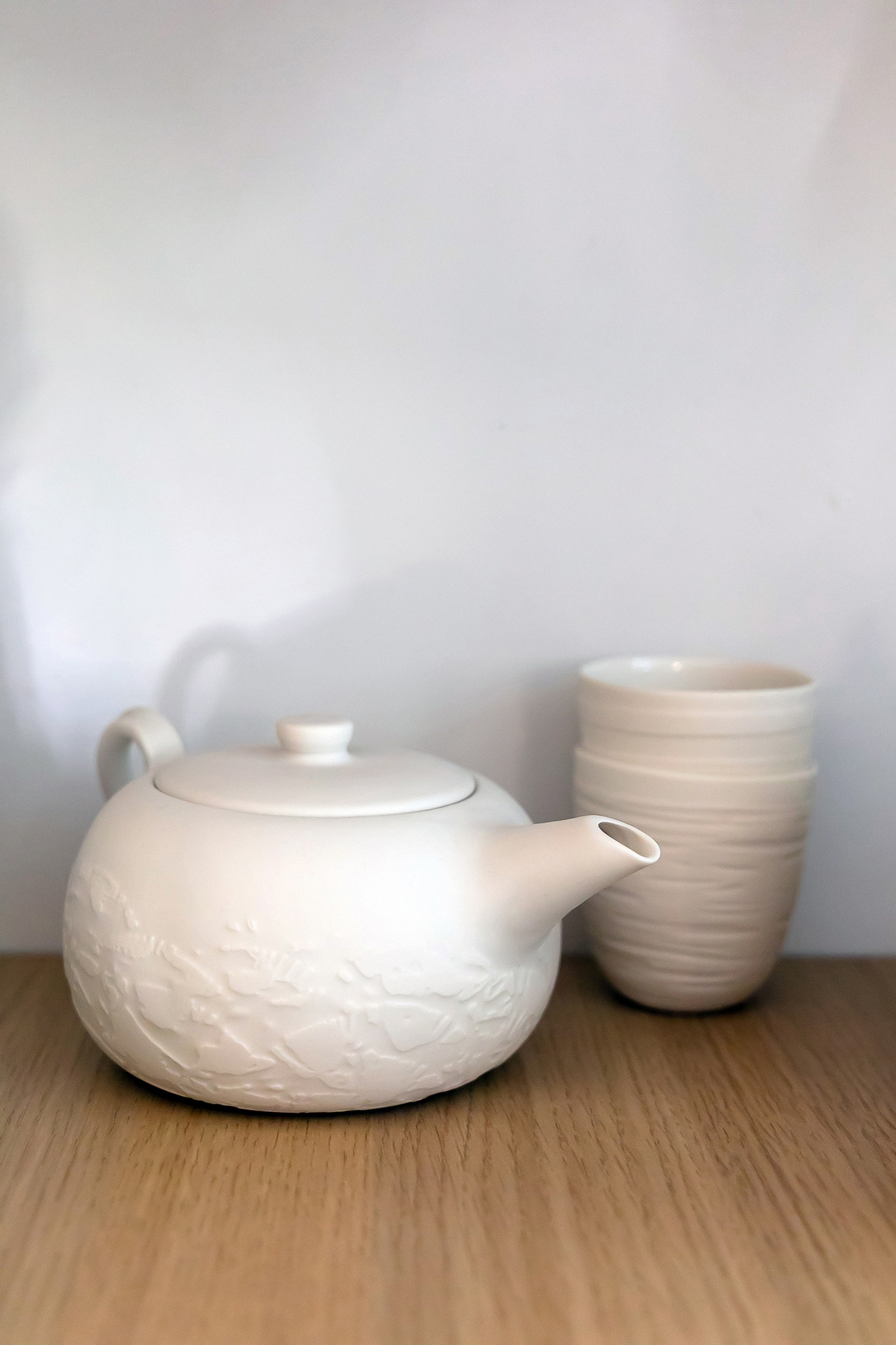 Théière en porcelaine 90€ - tasse expresso 26€