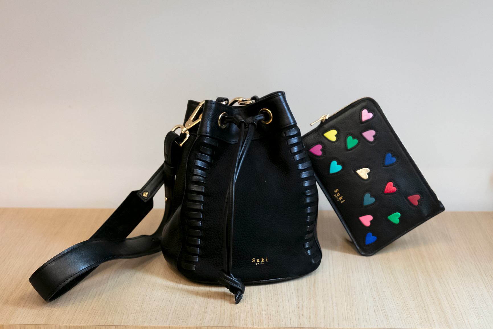 Sac Altaï en cuir - 520€ - Pochette cœurs en cuir - 195€