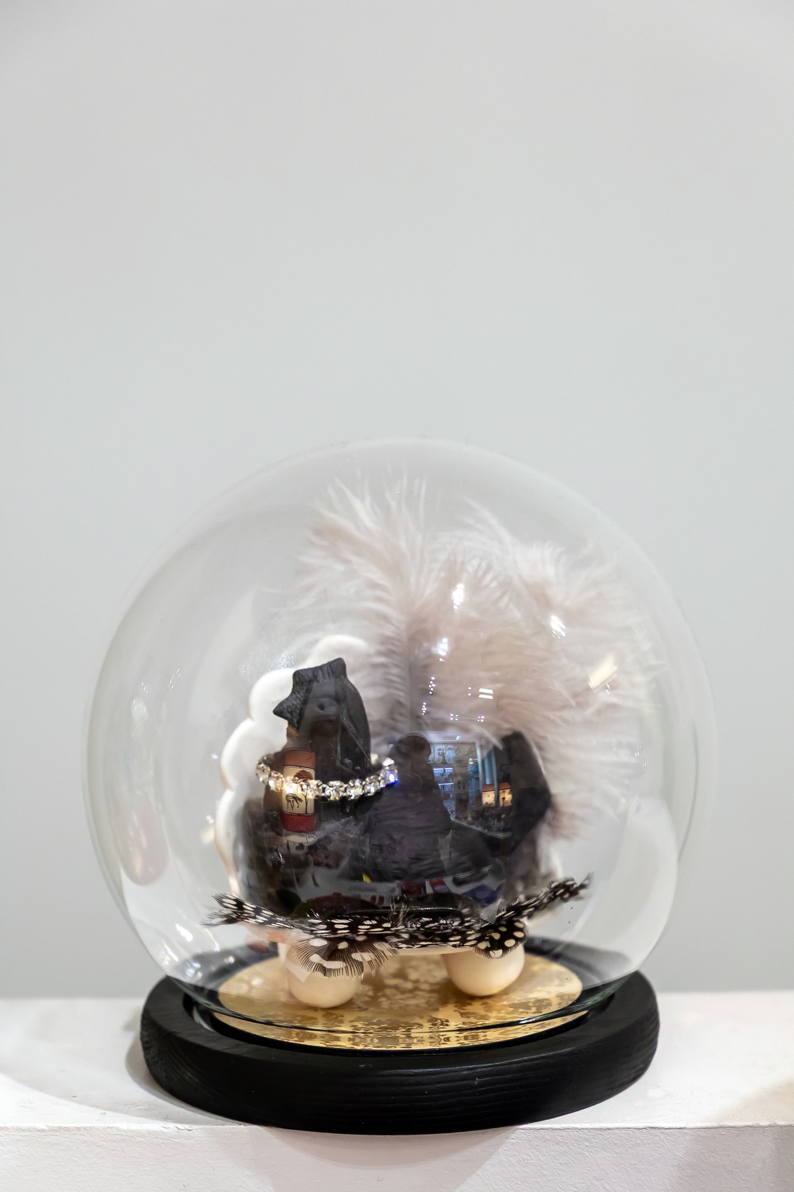 Cloche "La Poule de Luxe" en céramique - 210€