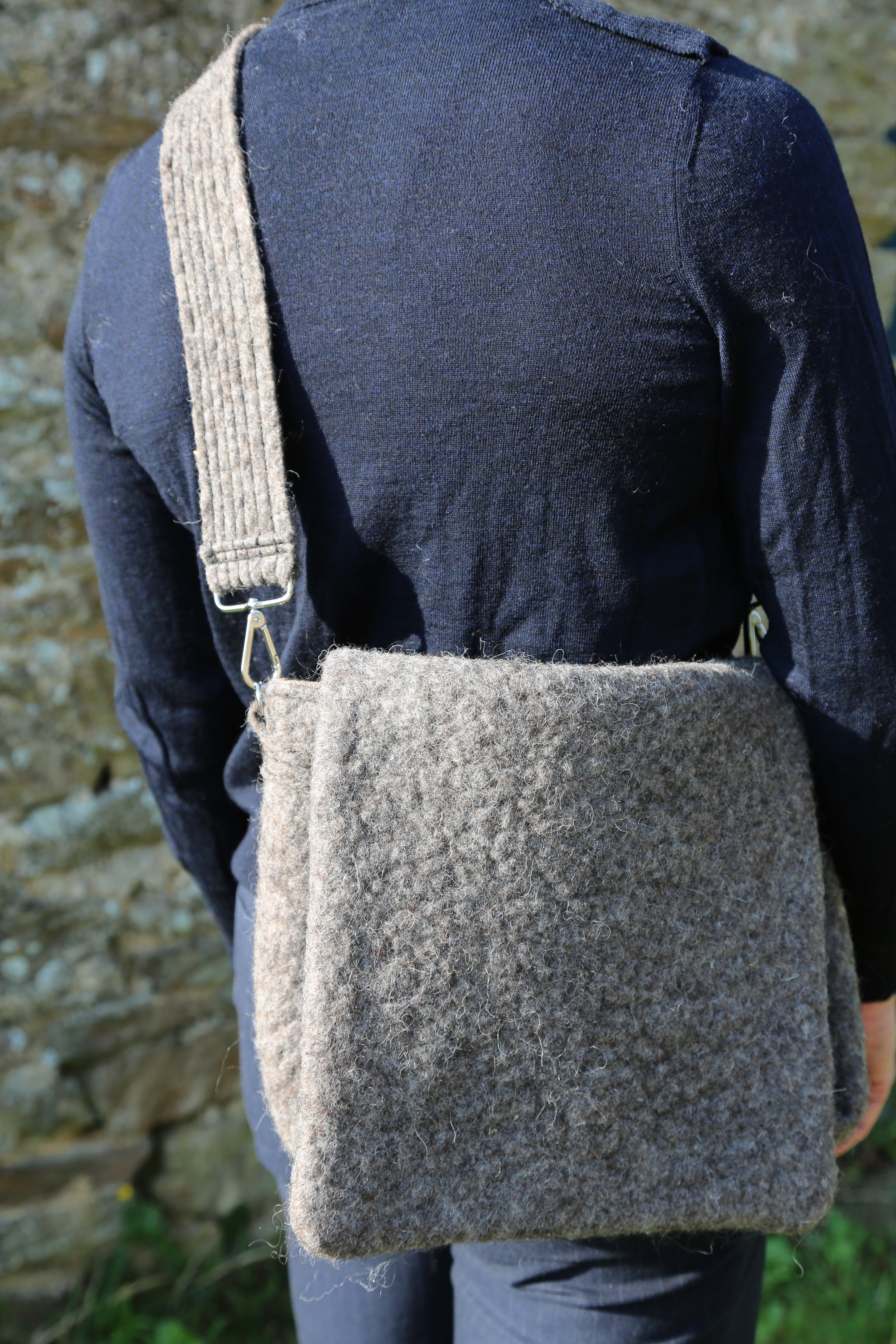 Sac Besace "Claude" en feutre de laine - 189€