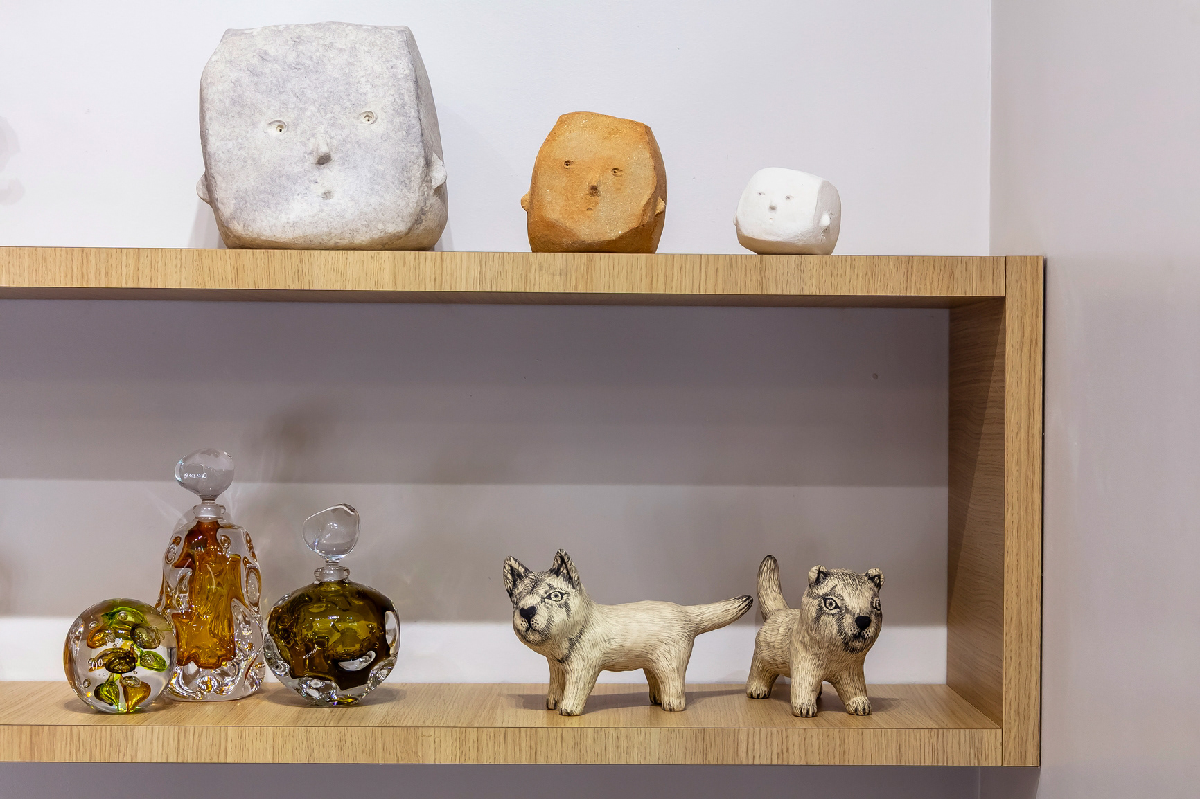 Petit Penseur en grès GM 550€ - MM 280€ - PM 150€ - Sulfure Bullé 160€ - Flacon Caillou rond ou long 220€ - Sculpture Loup en grès 250€ - Sculpture Tigre en grès 250€