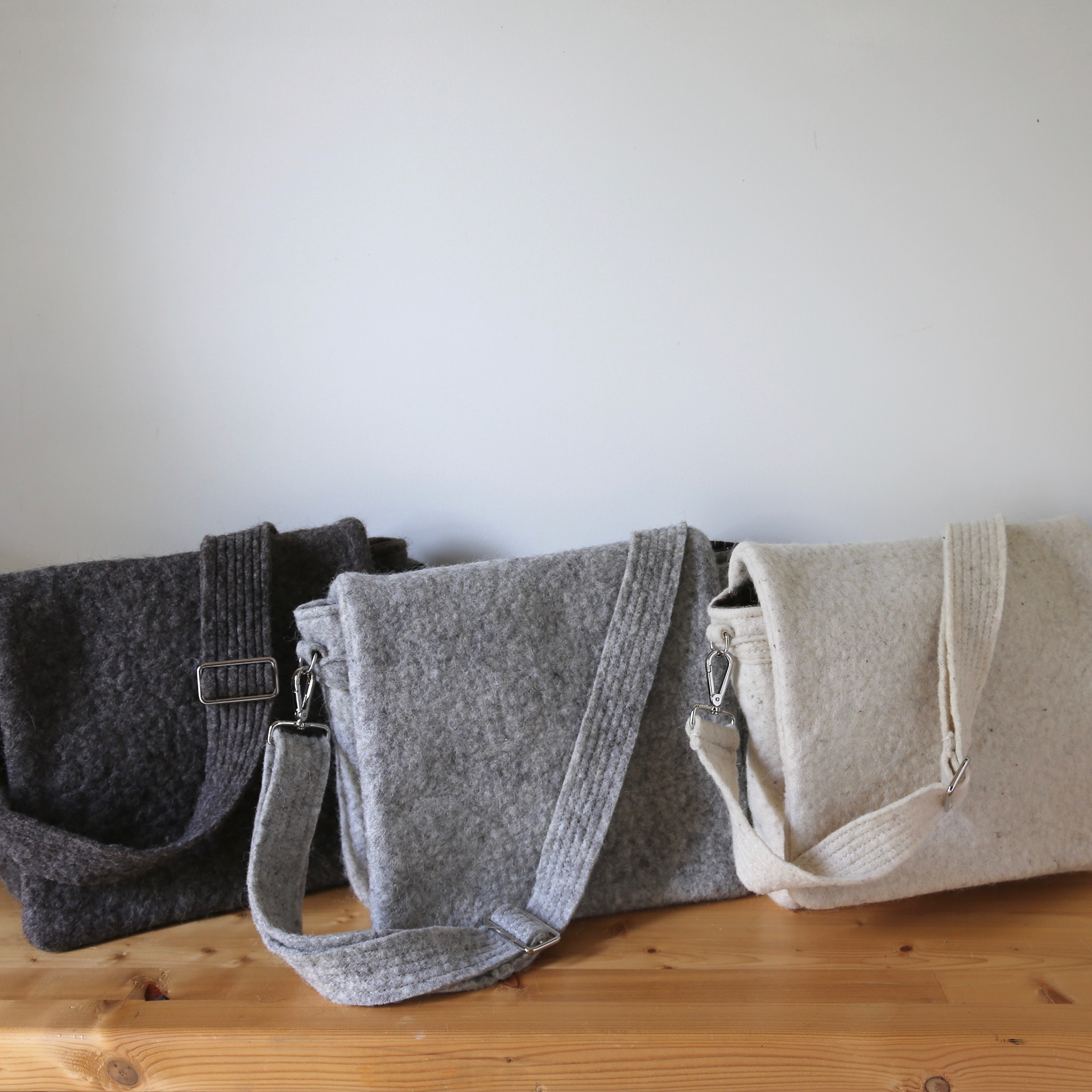 Sac Besace "Claude" en feutre de laine - 189€