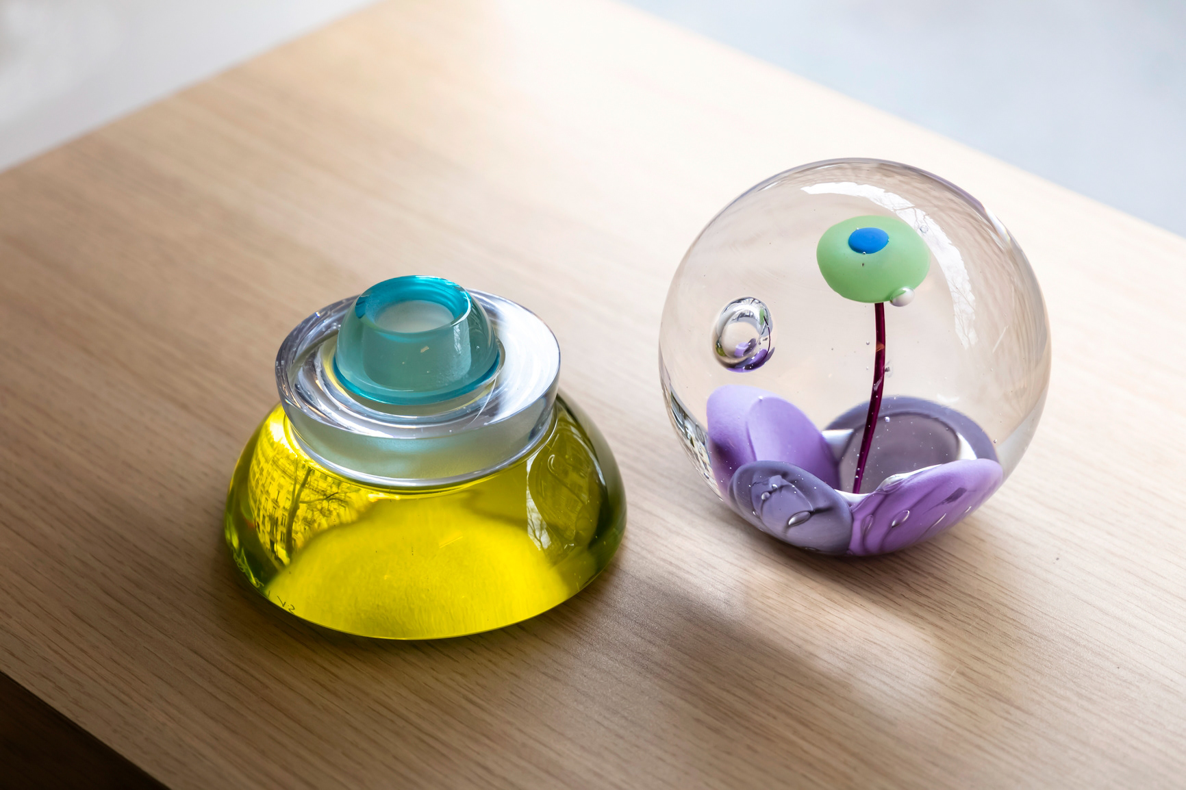 Bougeoir "IMBRIQ"2 n°2/15 en pâte de cristal 1010€ - Sulfure "Mini Magic" 228€