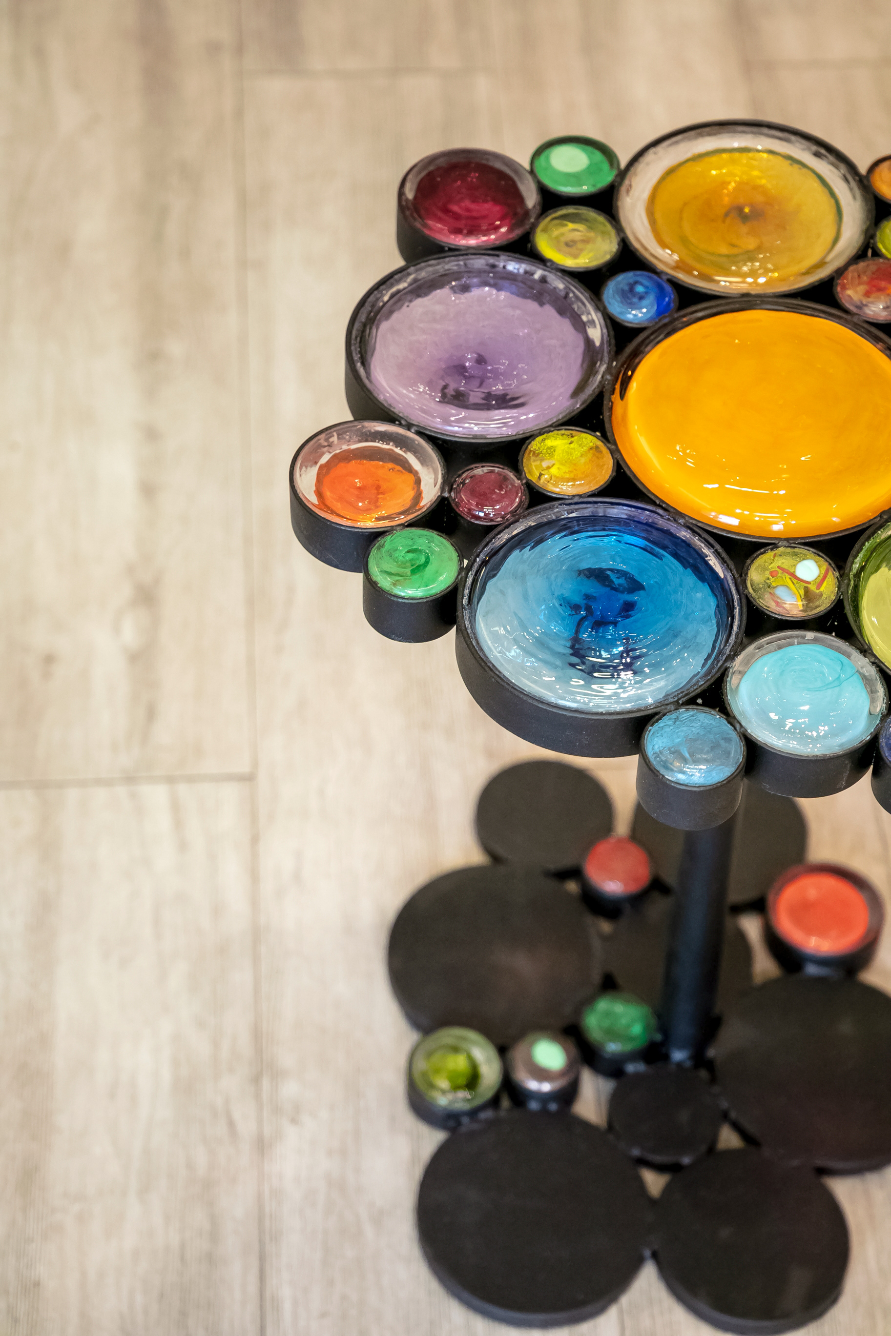 Petite table en verre et métal - 1300 €