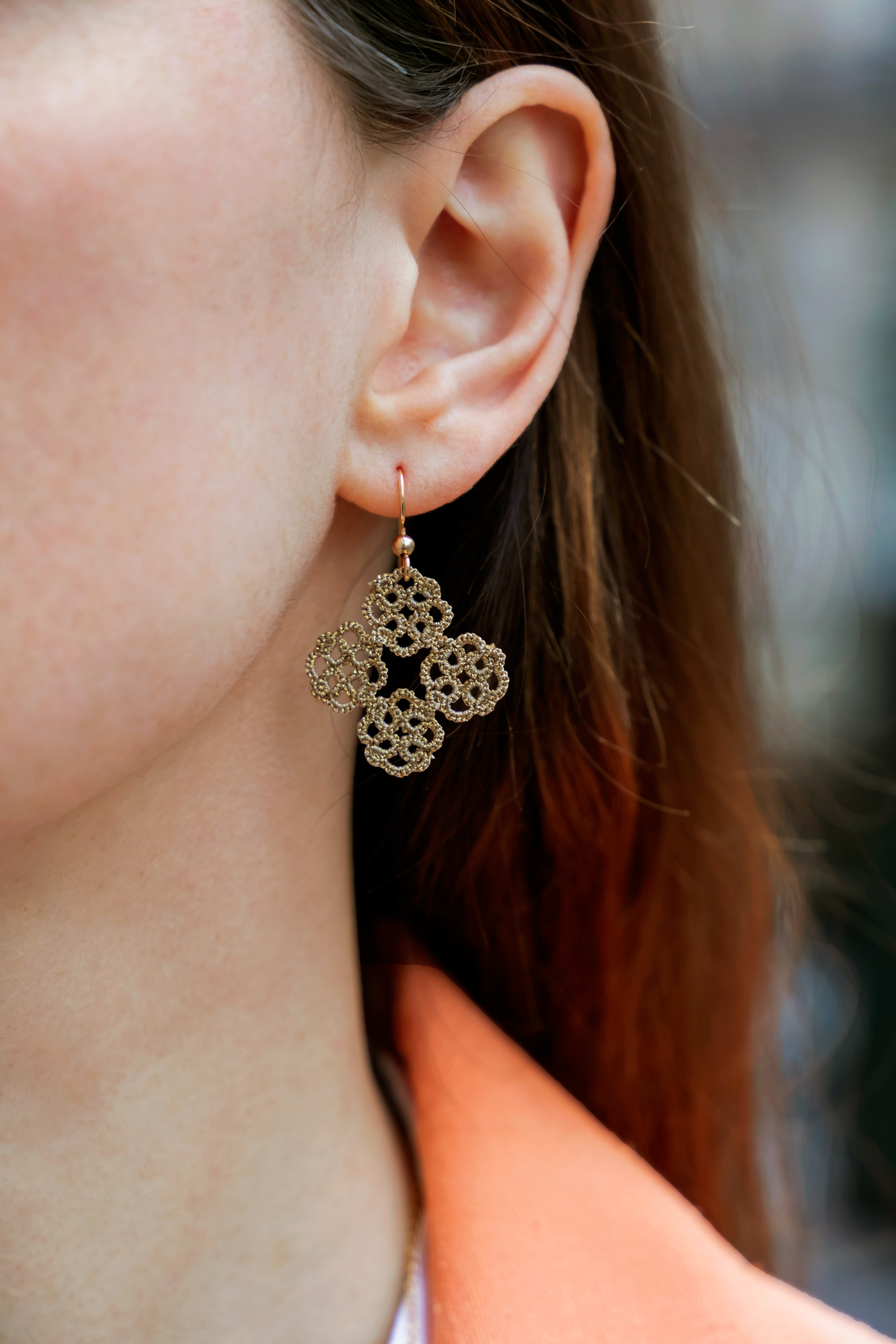 BO "Mozaïque" en fil de polyester doré et métal gold filled 14ct - 190€