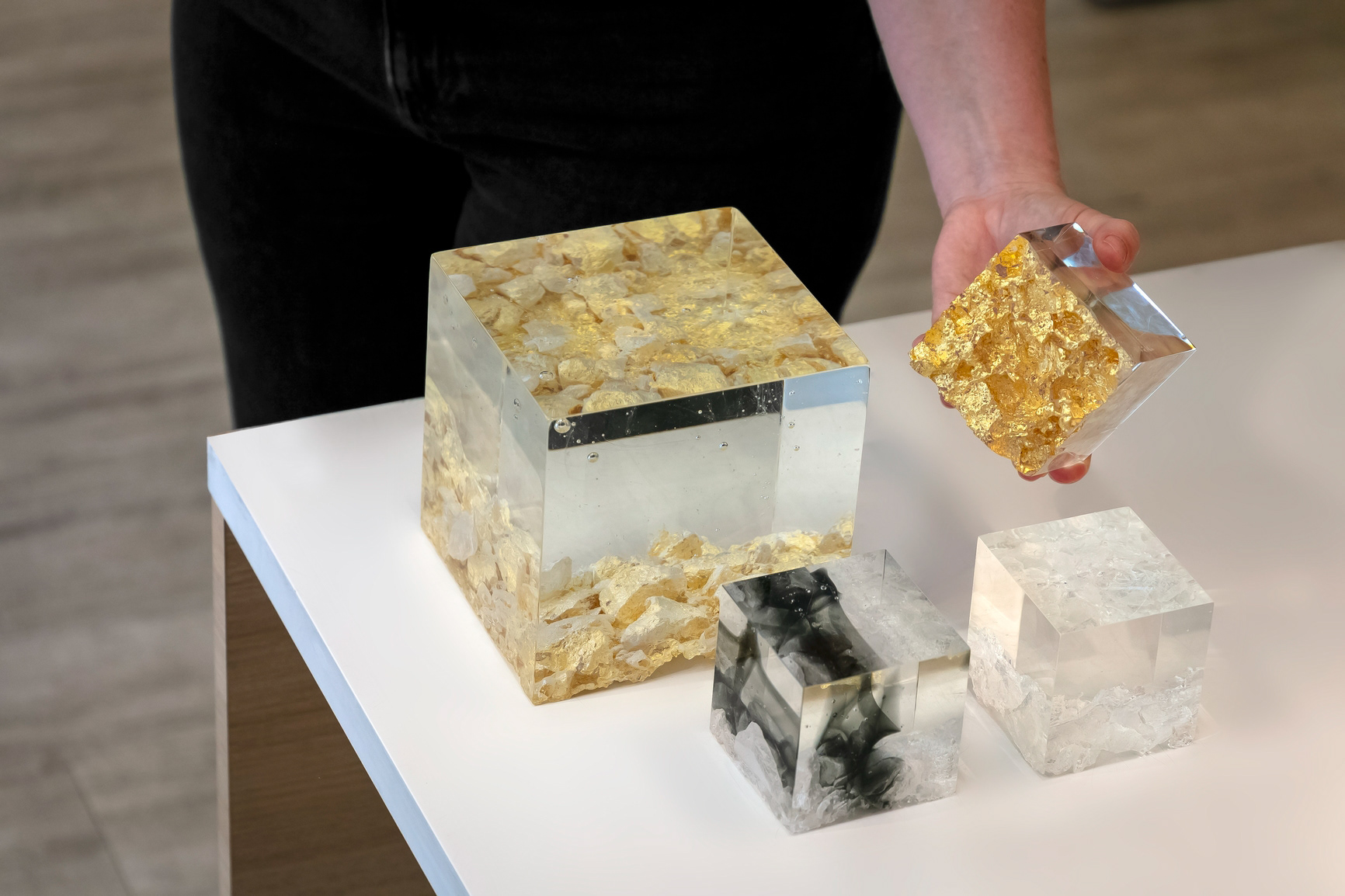 Cube en verre et or - 500€ - 700€ - 3800€